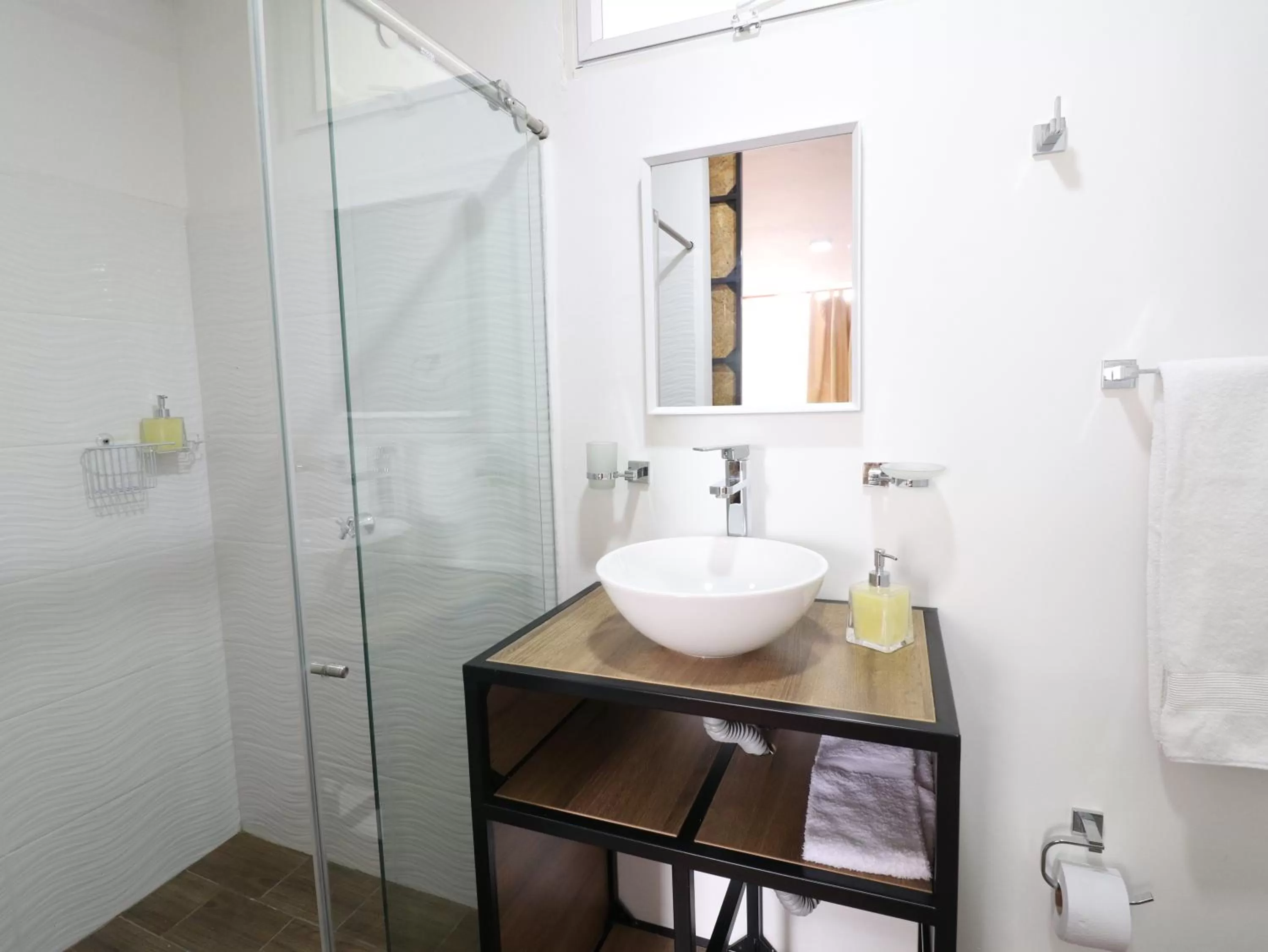 Bathroom in 554 Apartments