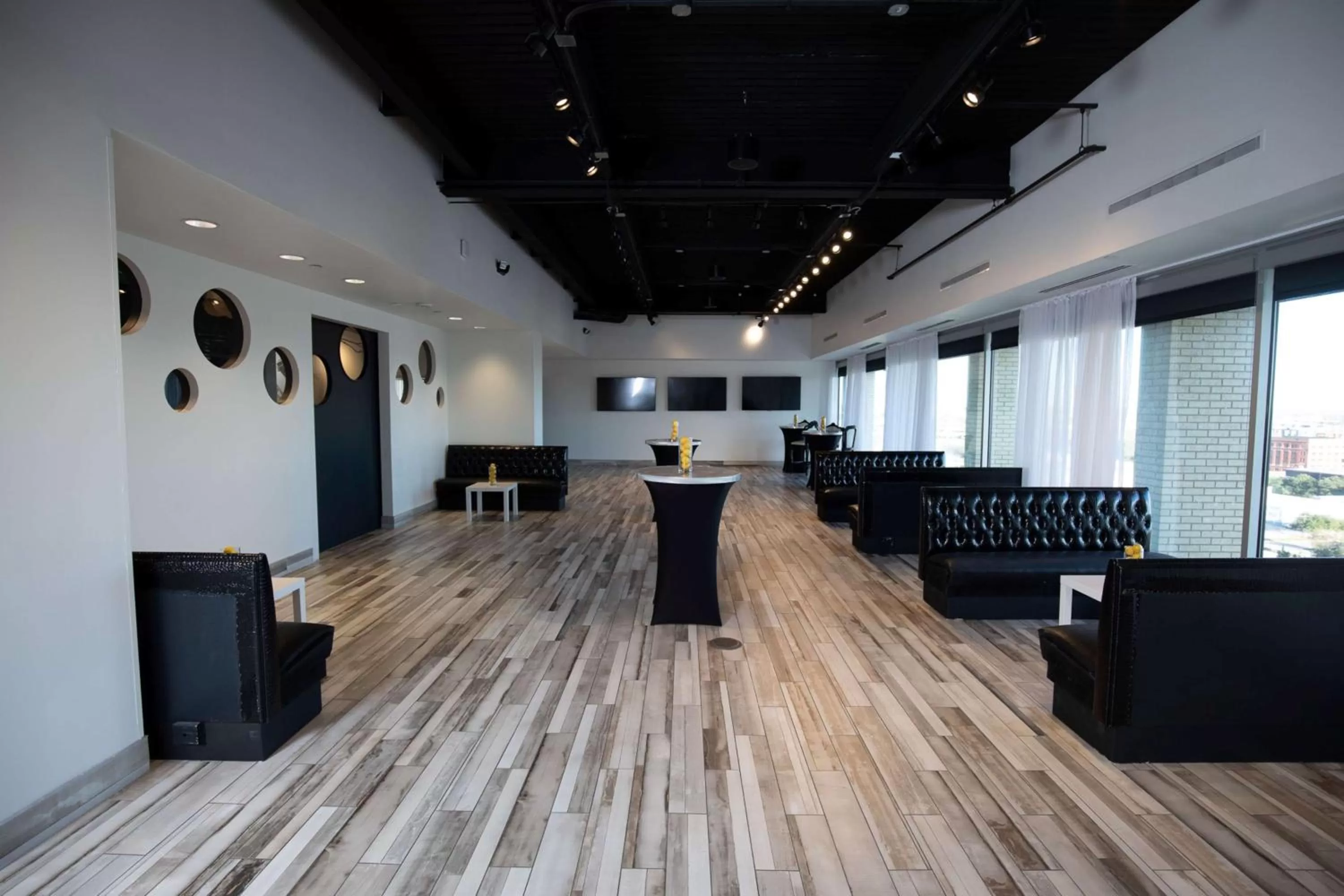 Meeting/conference room in Lorenzo Hotel Dallas, Tapestry Collection by Hilton