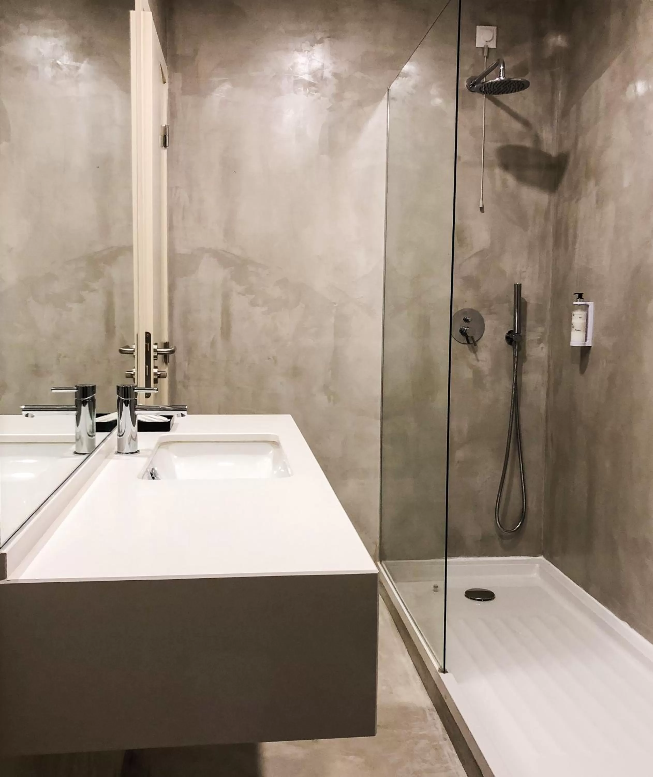 Shower in Hotel Apartamento Foz Atlantida