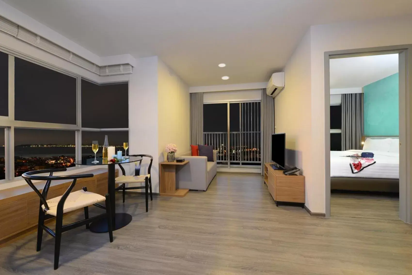 Grand Deluxe Twin in Centre Point Prime Hotel Pattaya Grand Deluxe Twin in Centre Point Prime Hotel Pattaya