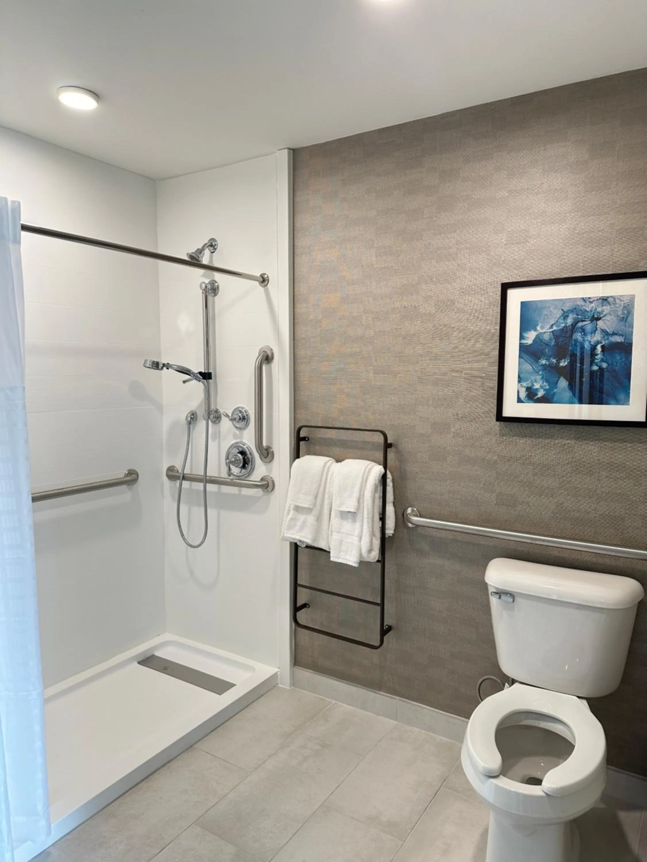 Toilet in La Quinta Inn by Wyndham Columbia NE Fort Jackson