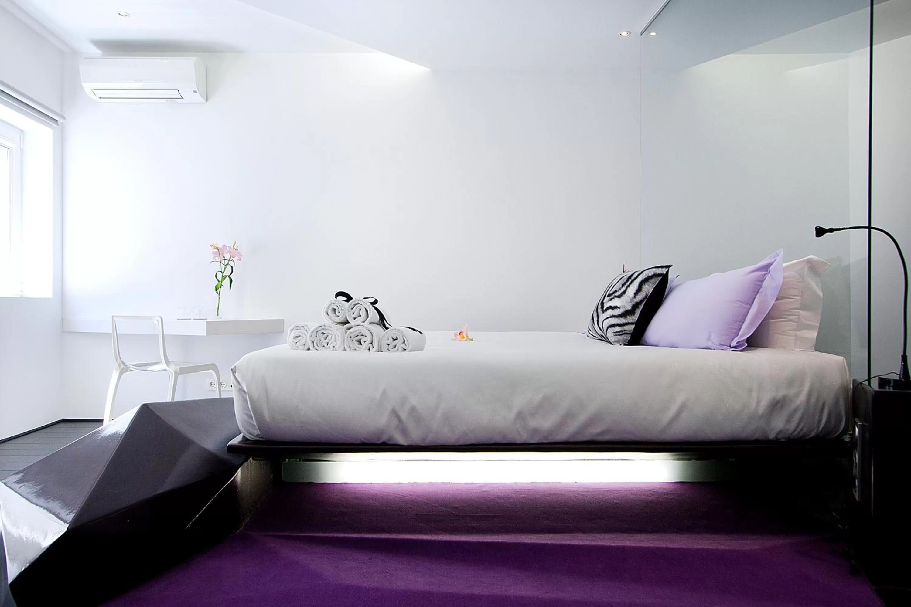 Photo of the whole room, Bed in Absoluto Design Hotel