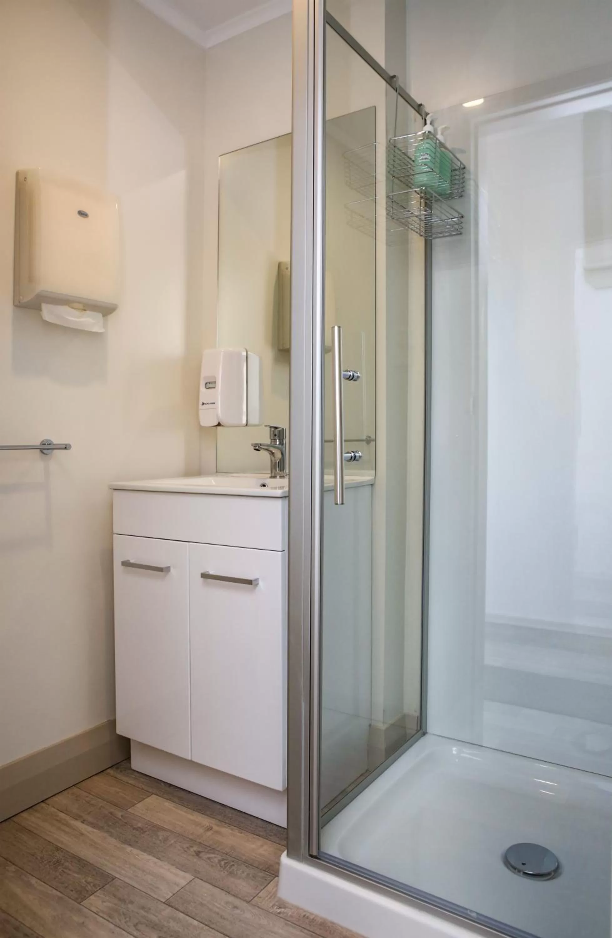 Shower, Bathroom in The Prospect of Howick Accommodation