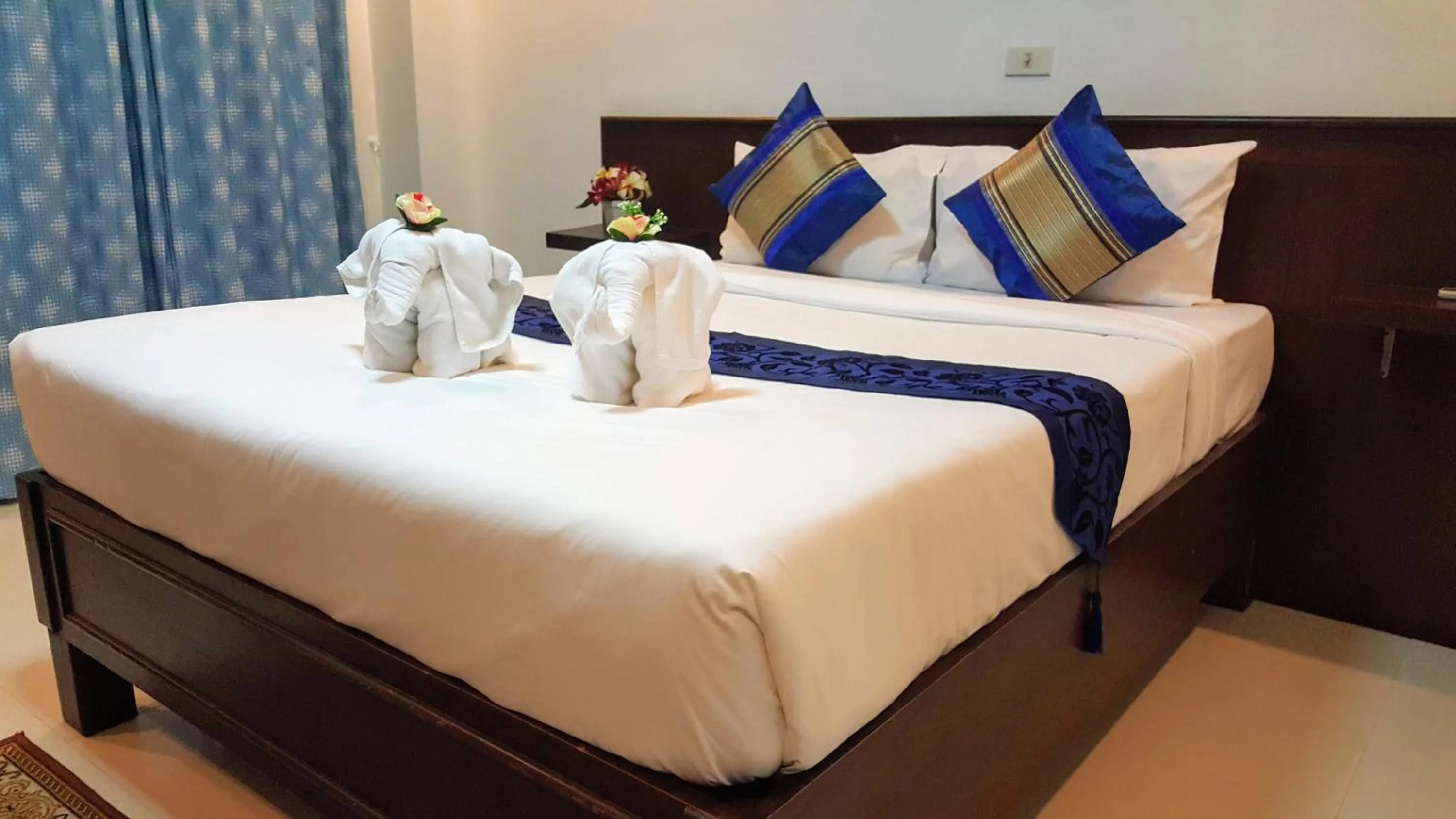 Bed in Ruen Buathong Boutique Hotel Patong Beach