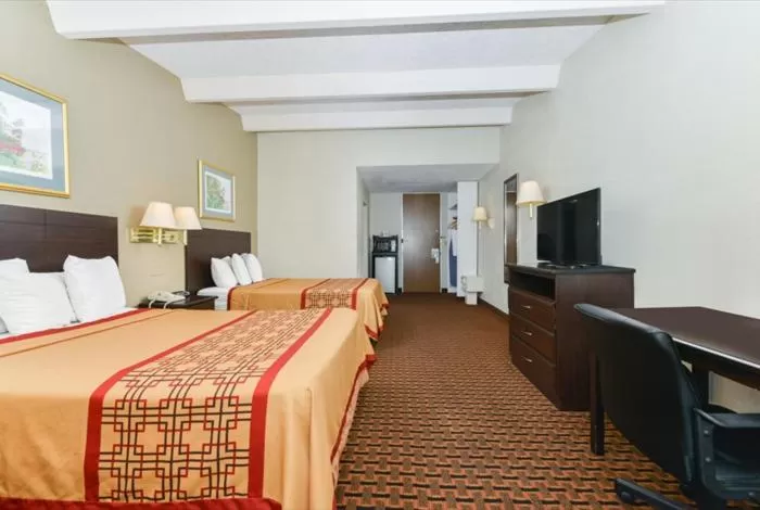 Bed in Americas Best Value Inn Sarasota