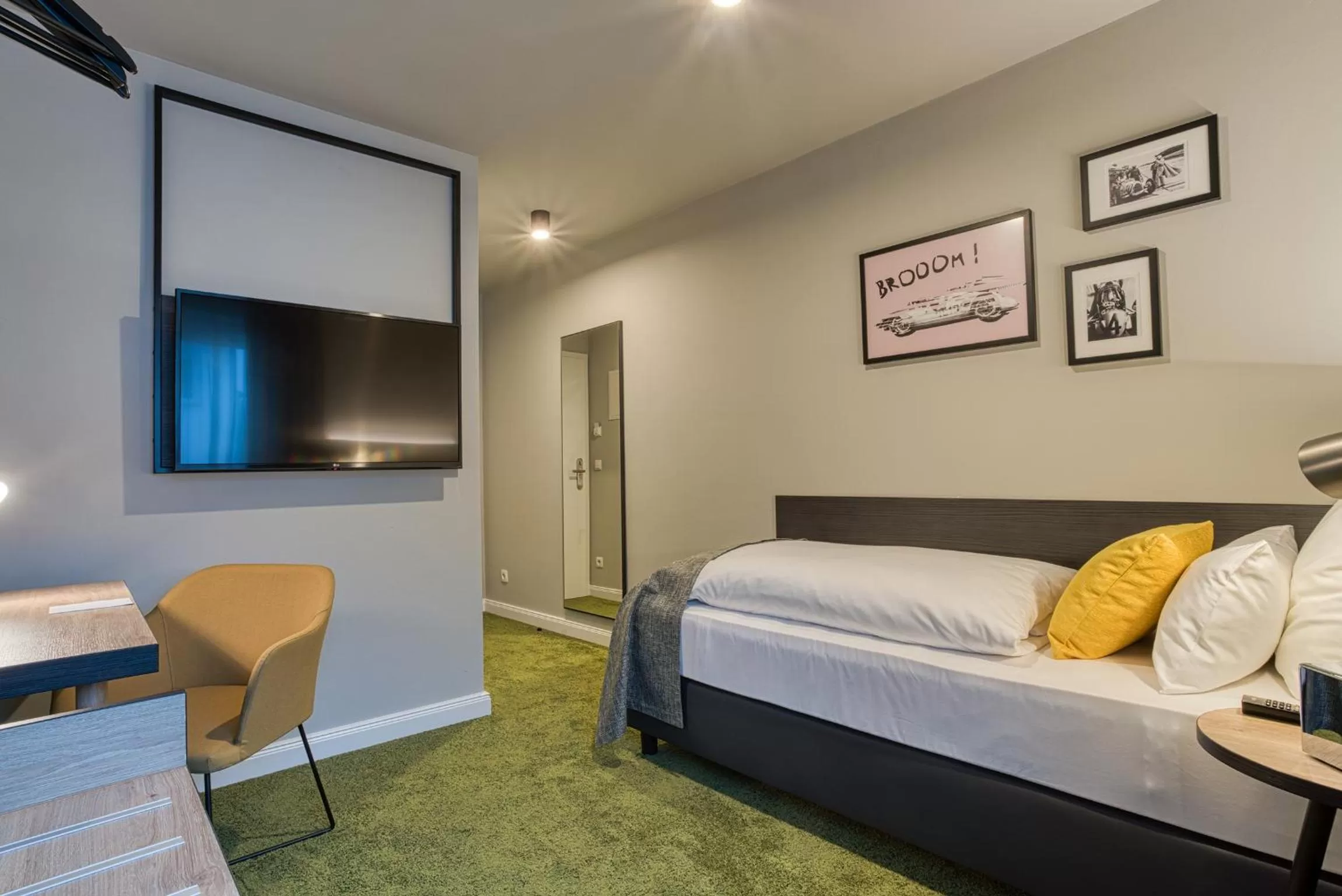 Photo of the whole room, Bed in Vienna House Easy by Wyndham Ingolstadt