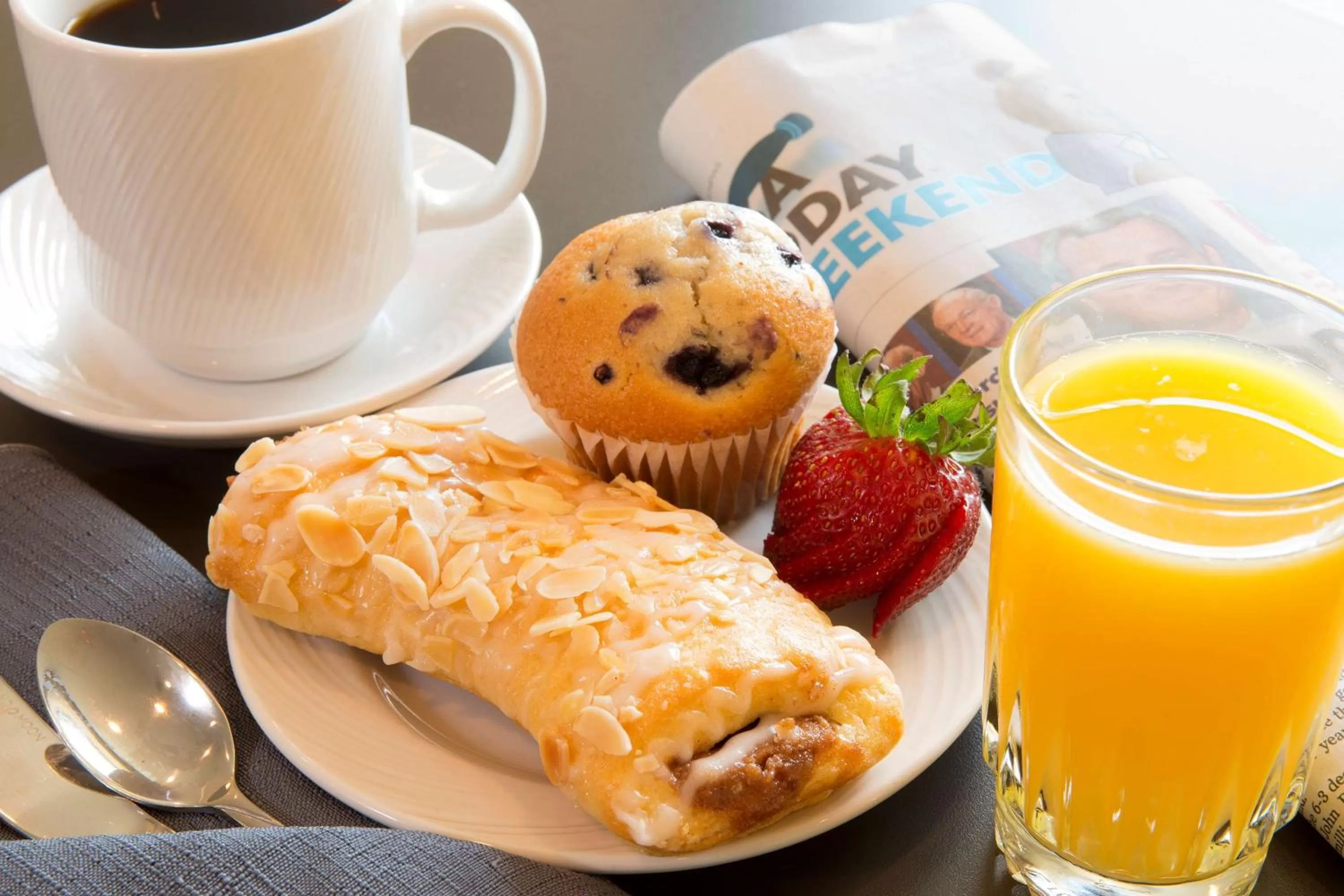 Food and drinks in DoubleTree by Hilton Lafayette