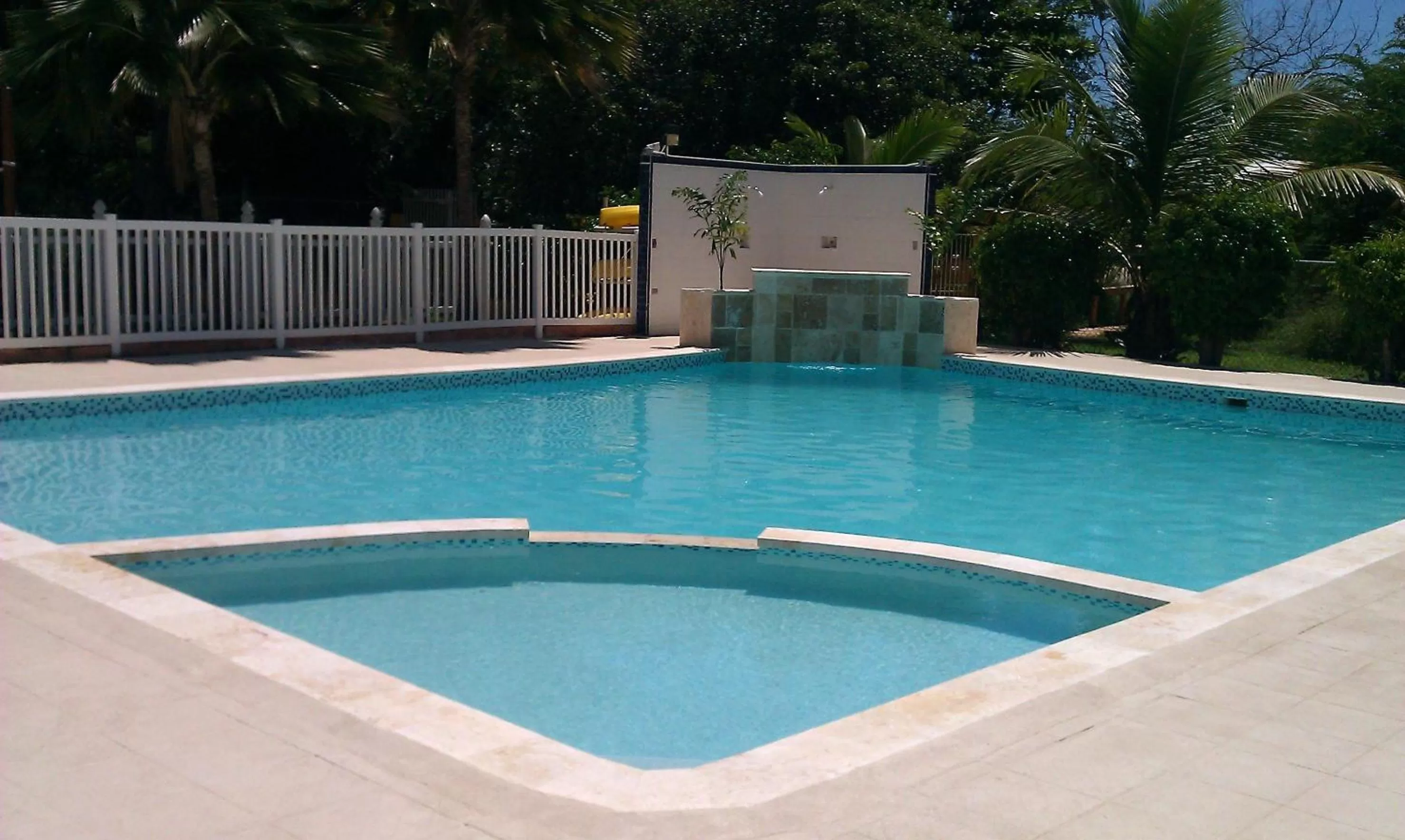 Swimming pool in Combate Beach Resort