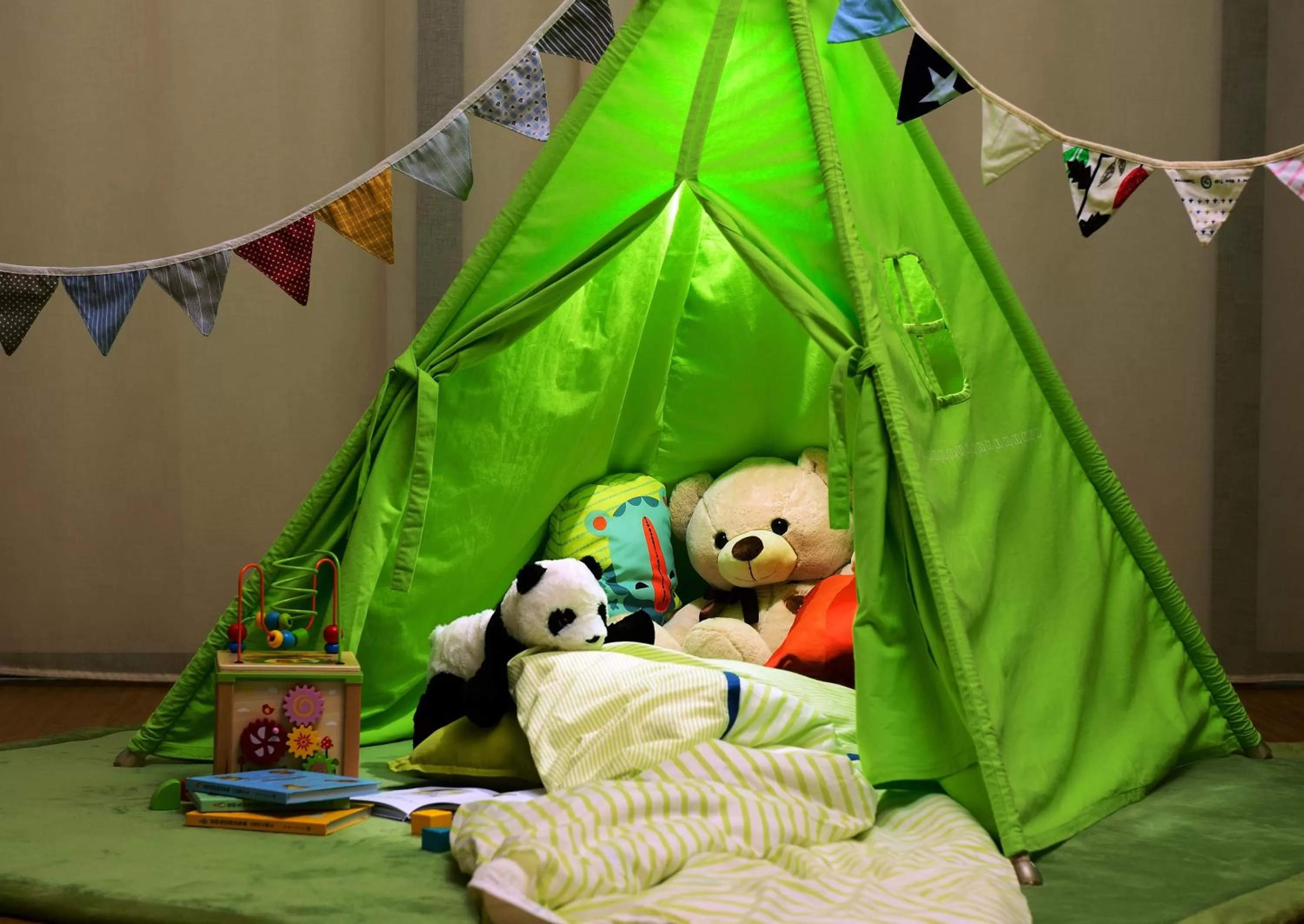 Children in The Opposite House