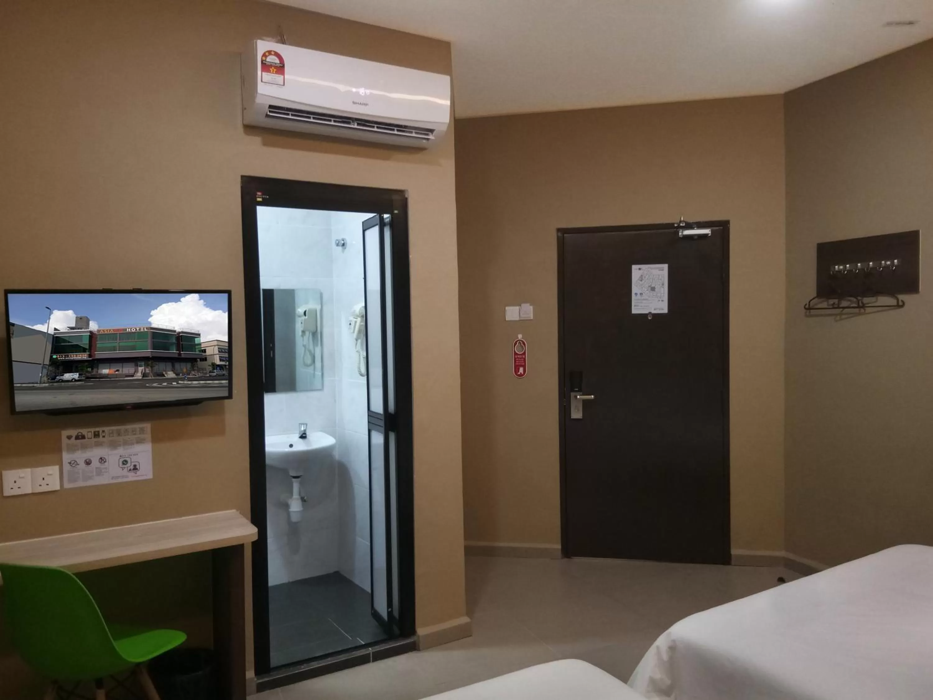 Bedroom, Bed in Asiago Hotel