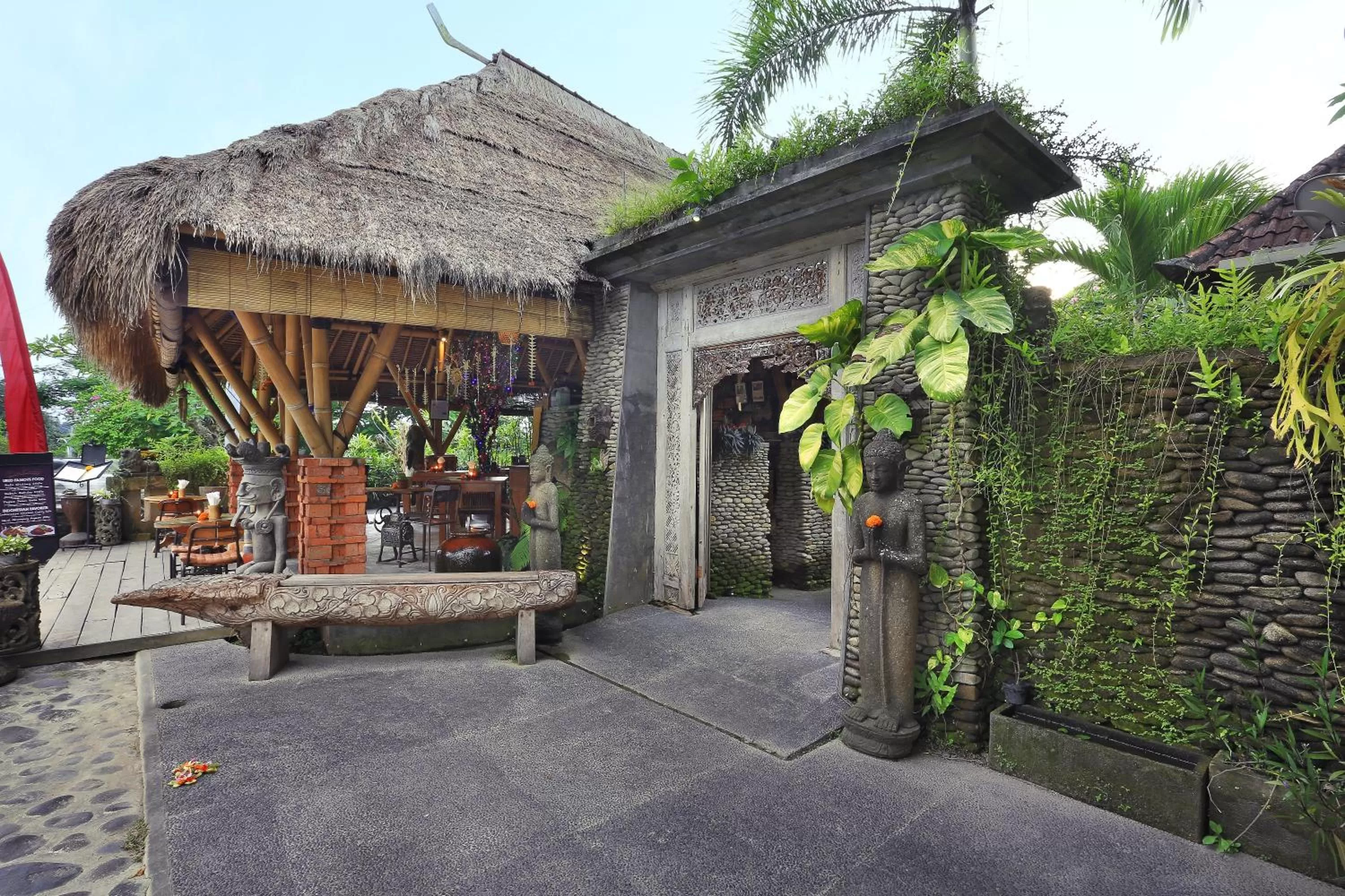 Patio in Gusde Tranquil Villas by EPS