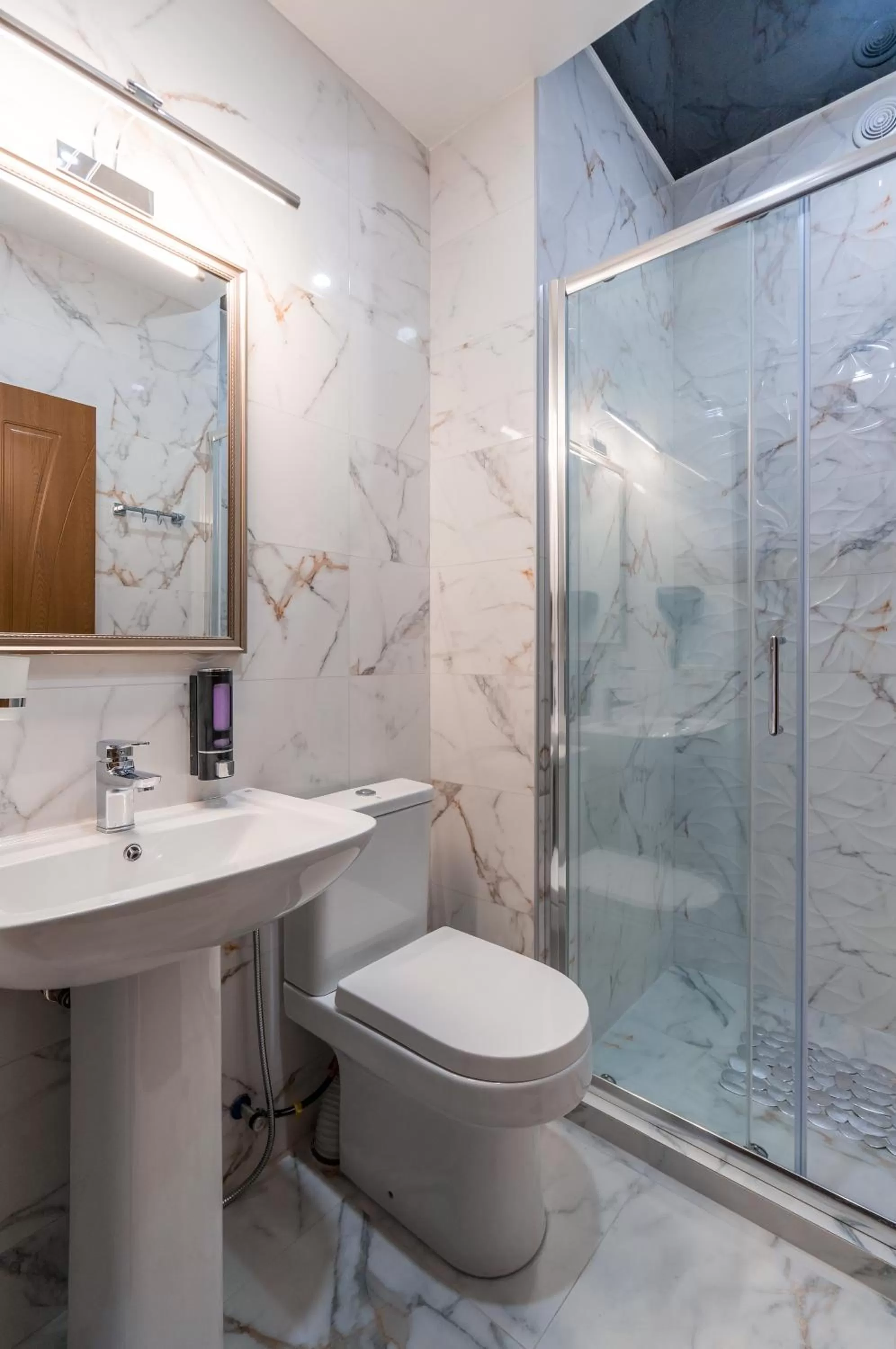 Shower in Constant Tbilisi