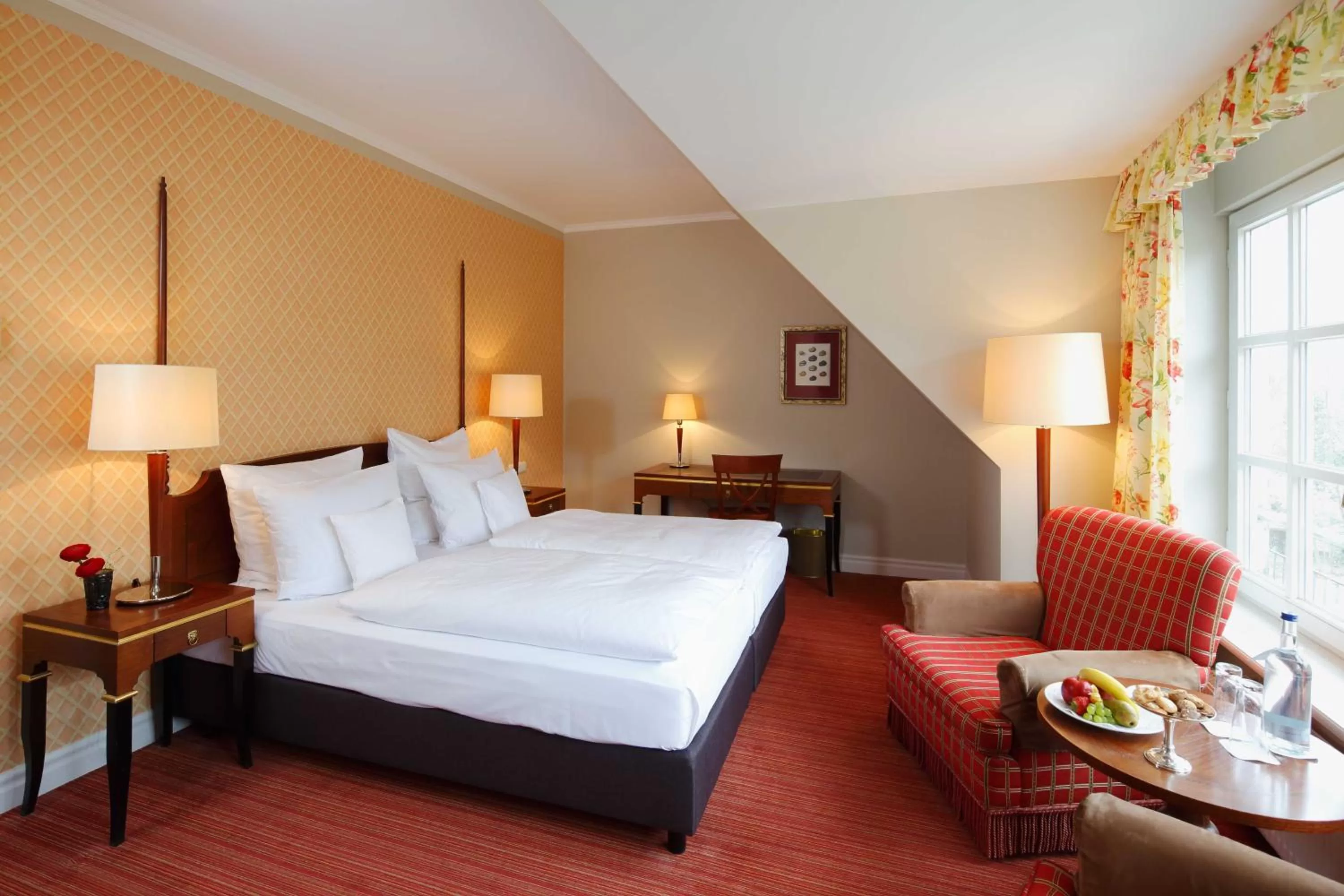 Living room, Bed in Romantik Hotel Kieler Kaufmann