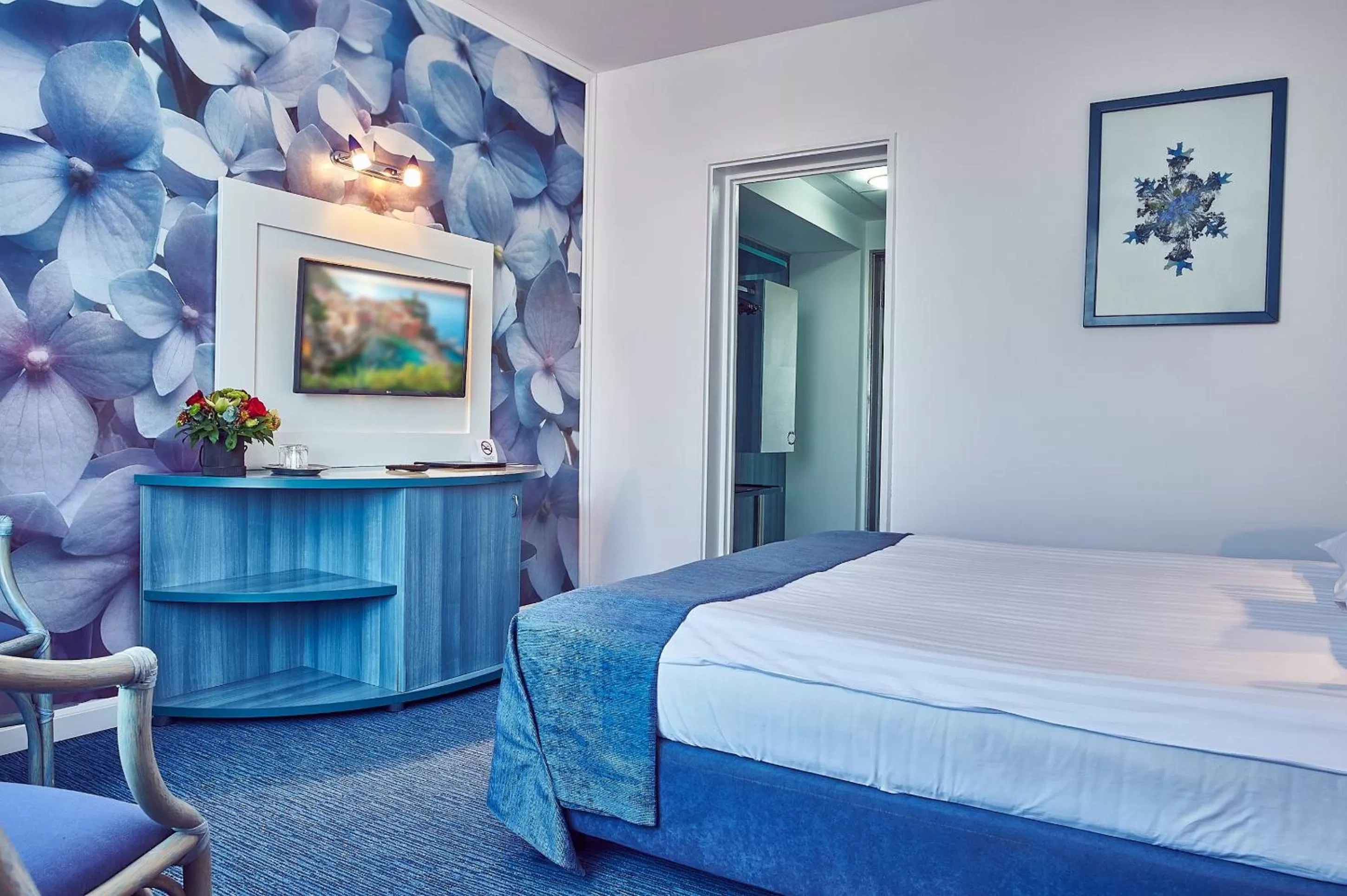 Photo of the whole room, Bed in Continental Drobeta Turnu Severin