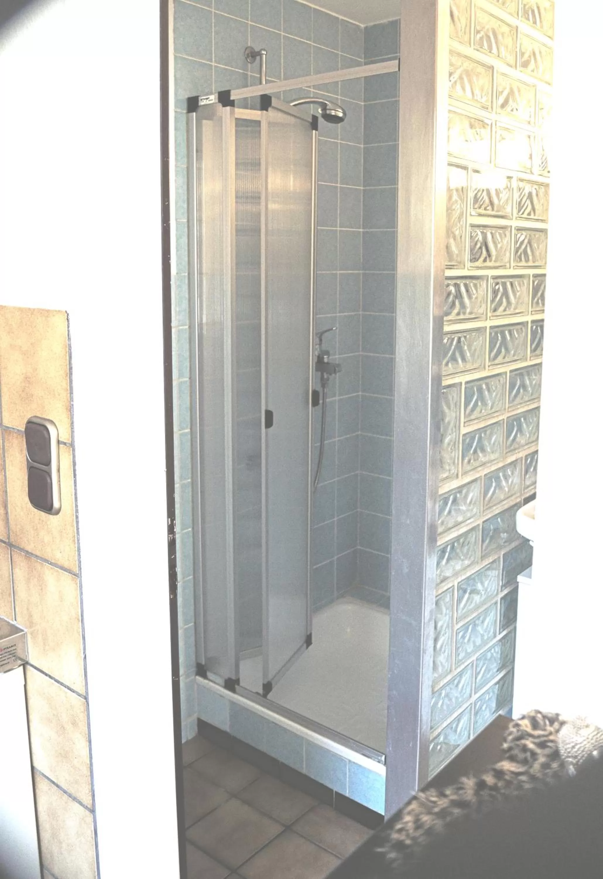 Shower in La Fontana