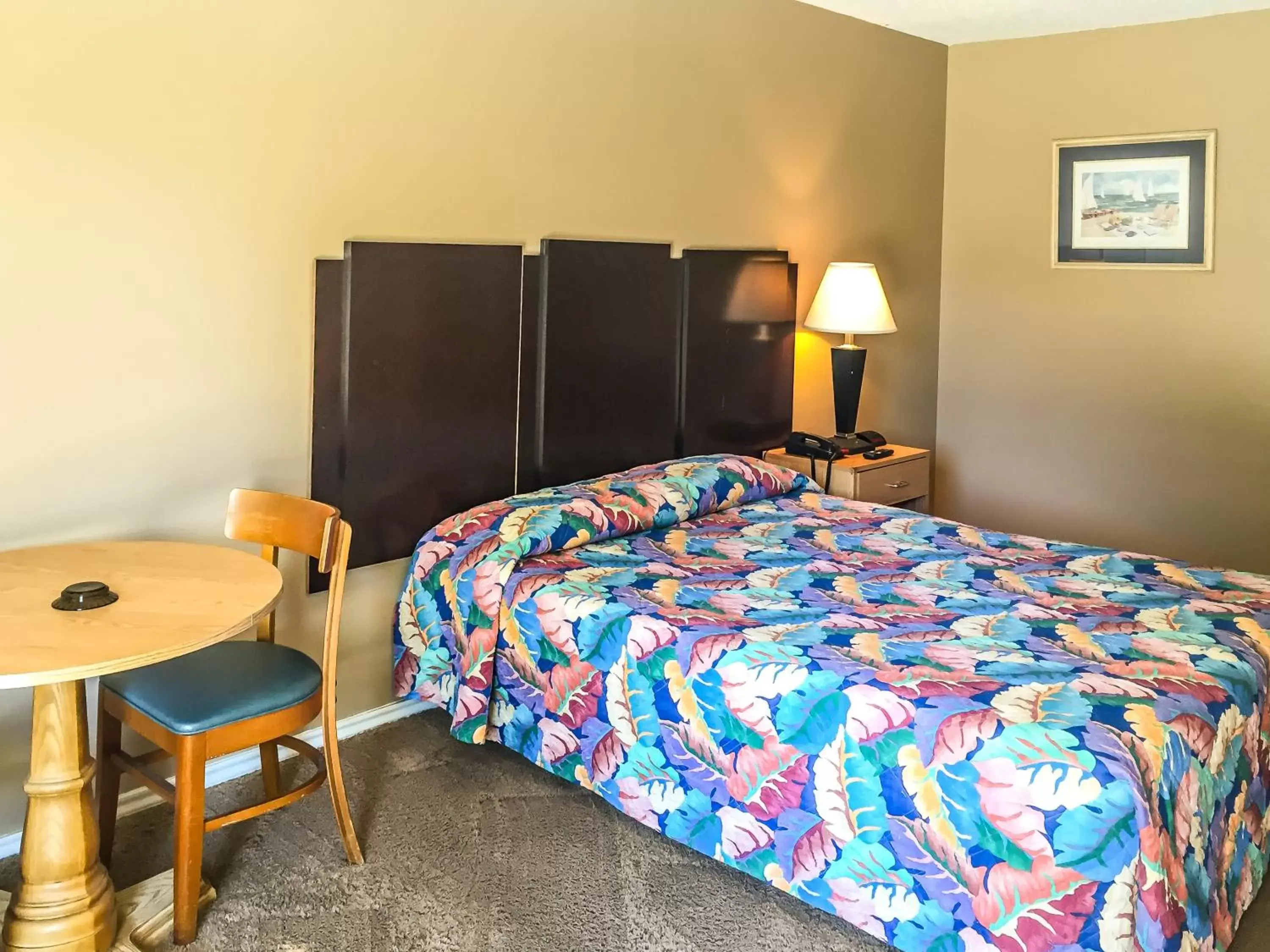 Double Room - Smoking in Bent Tree Motel Double Room - Smoking in Bent Tree Motel