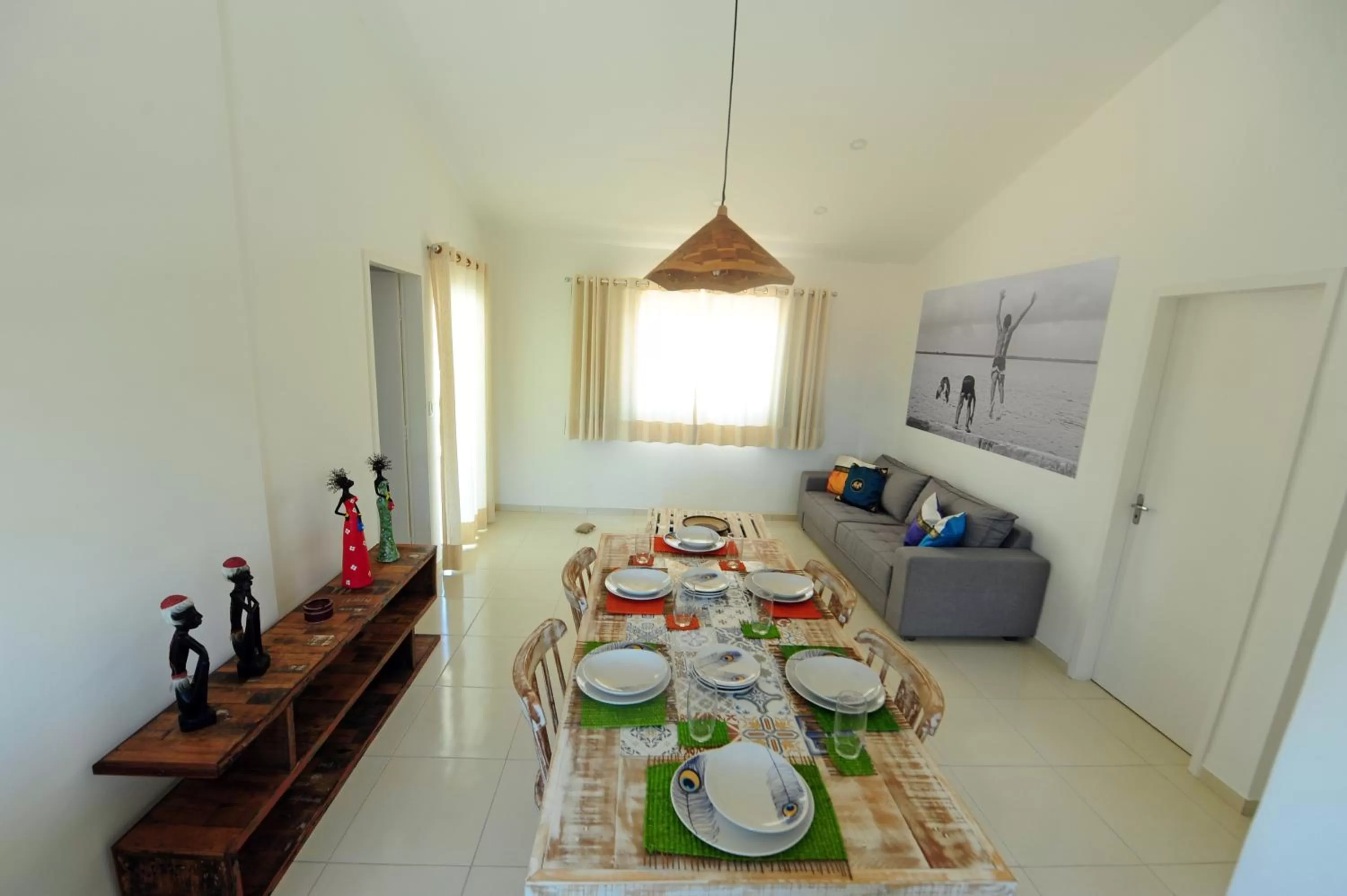 Dining Area in Manga Verde Beach Residence