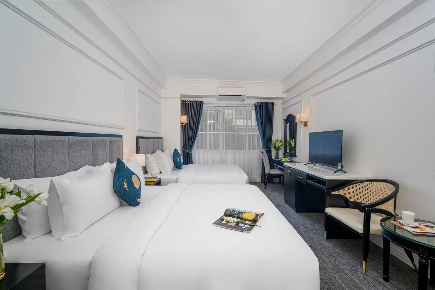 Family Suite 2 King Beds with Window in Kin Hotel Ly Tu Trong