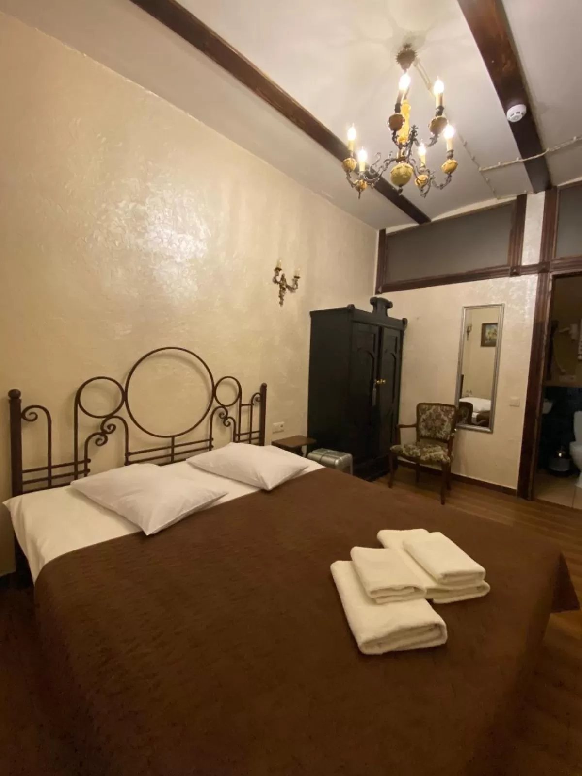 Bed in Staryi Krakiv