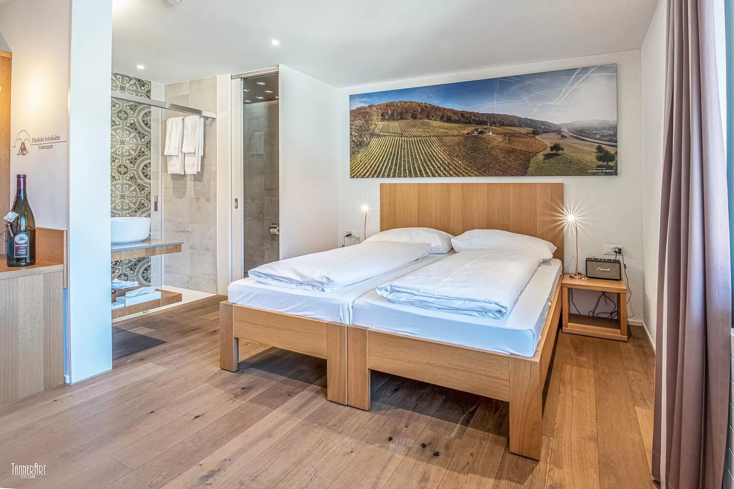 Bedroom, Bed in Hirschen Erlinsbach Swiss Quality