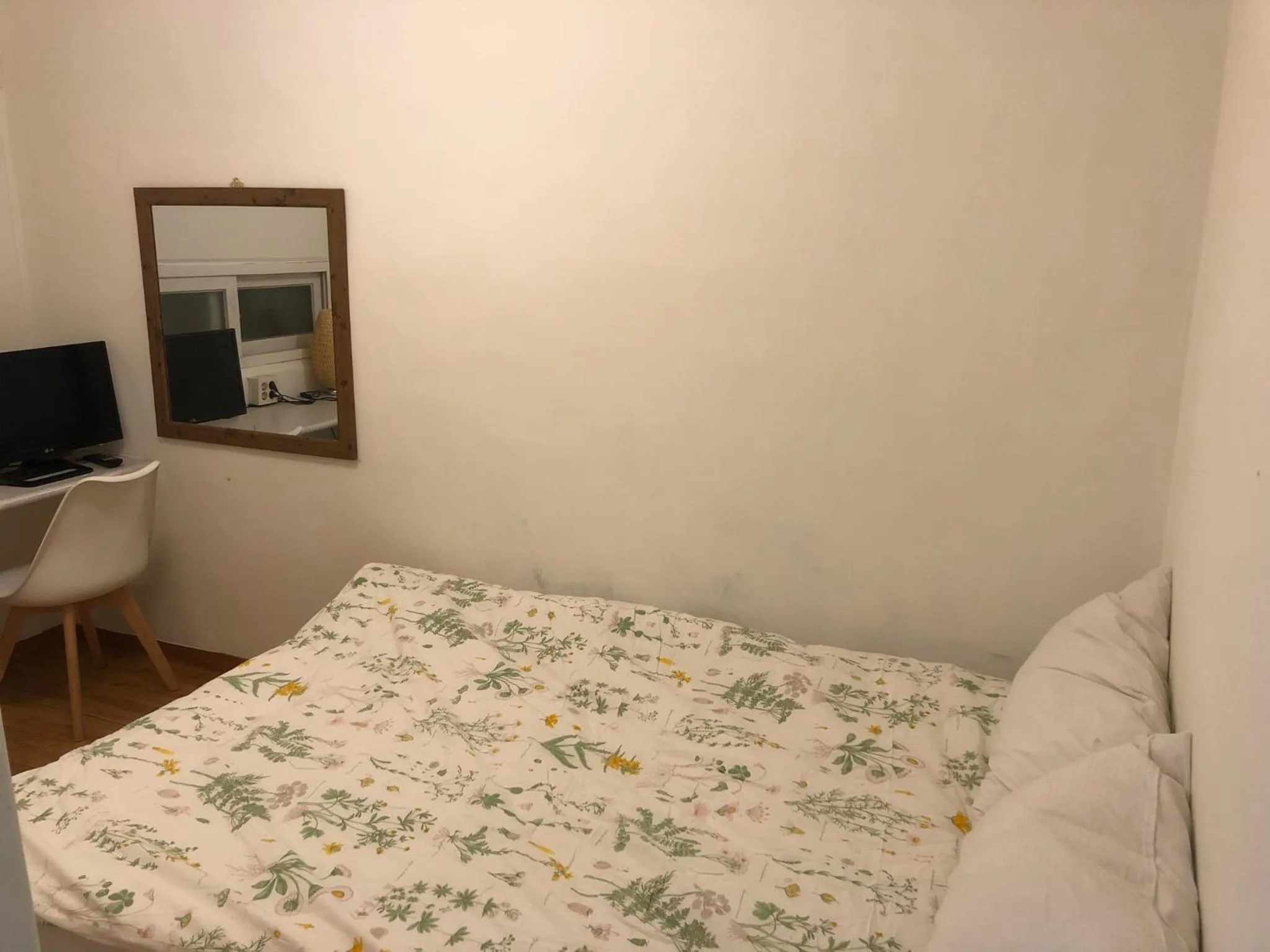 Bedroom, Bed in Hostel Metro