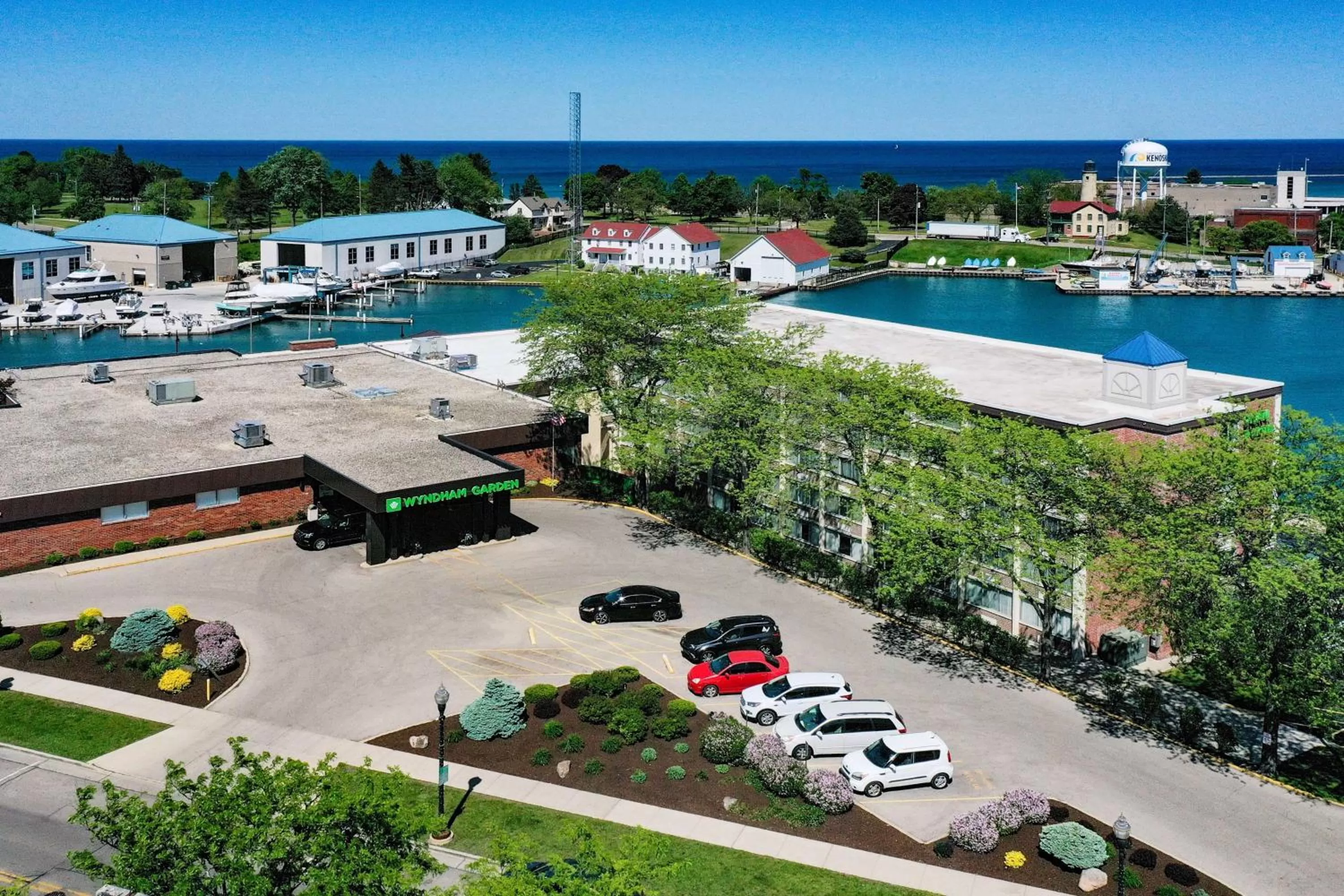 Property building in Wyndham Garden Kenosha Harborside
