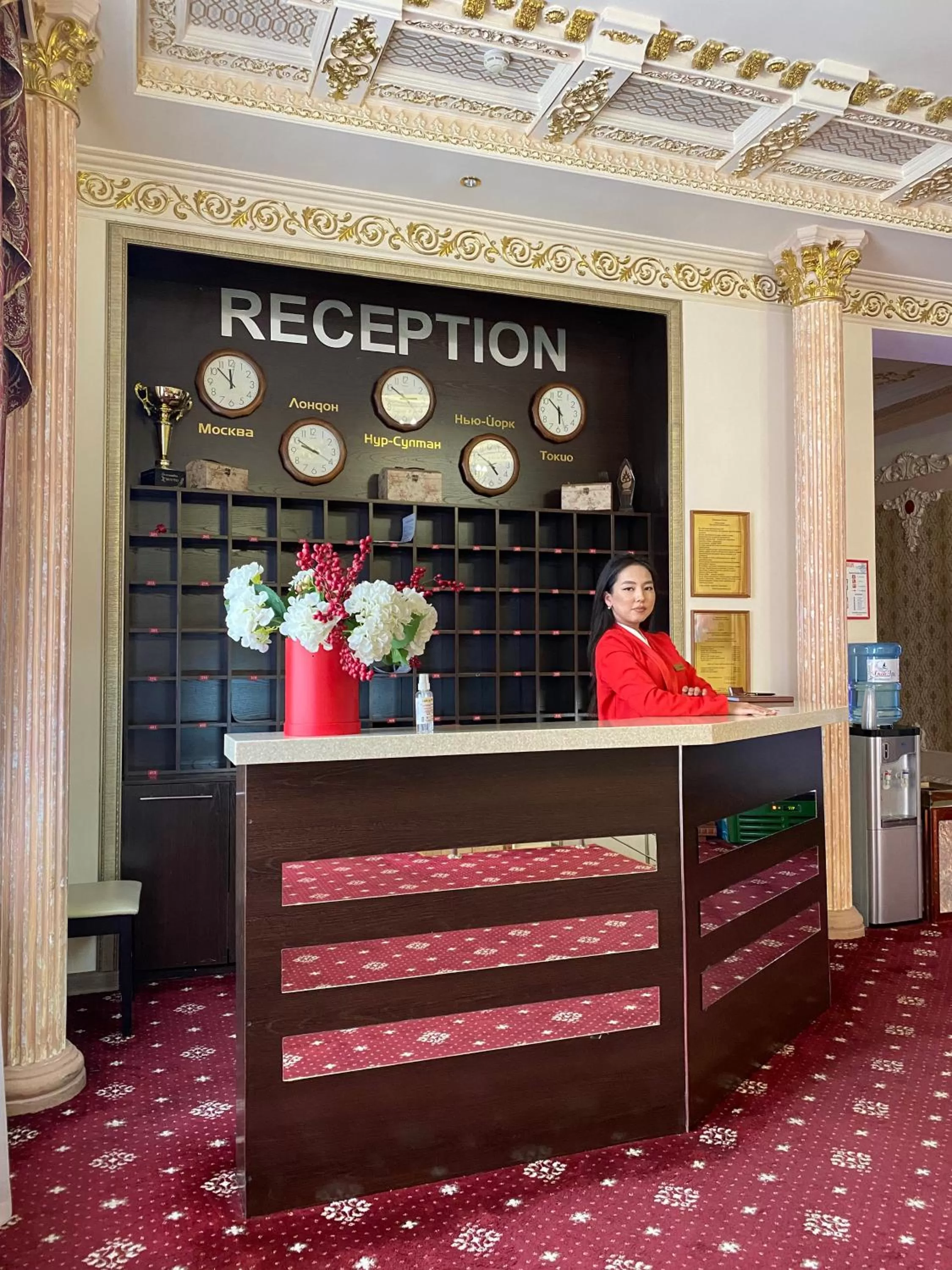 Living room, Lobby/Reception in Lion Hotel