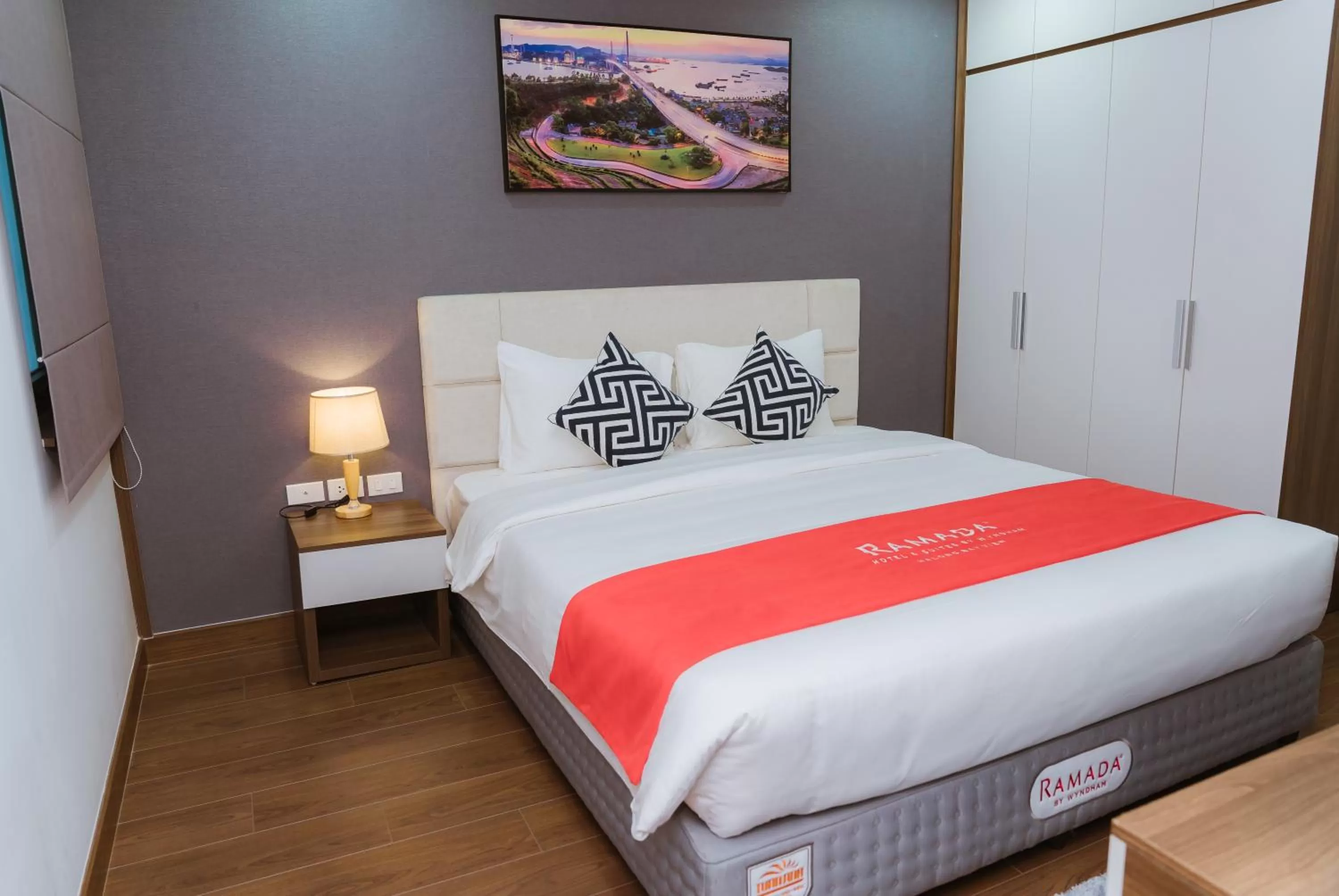 Bedroom, Bed in Ramada Hotel & Suites by Wyndham Halong Bay View