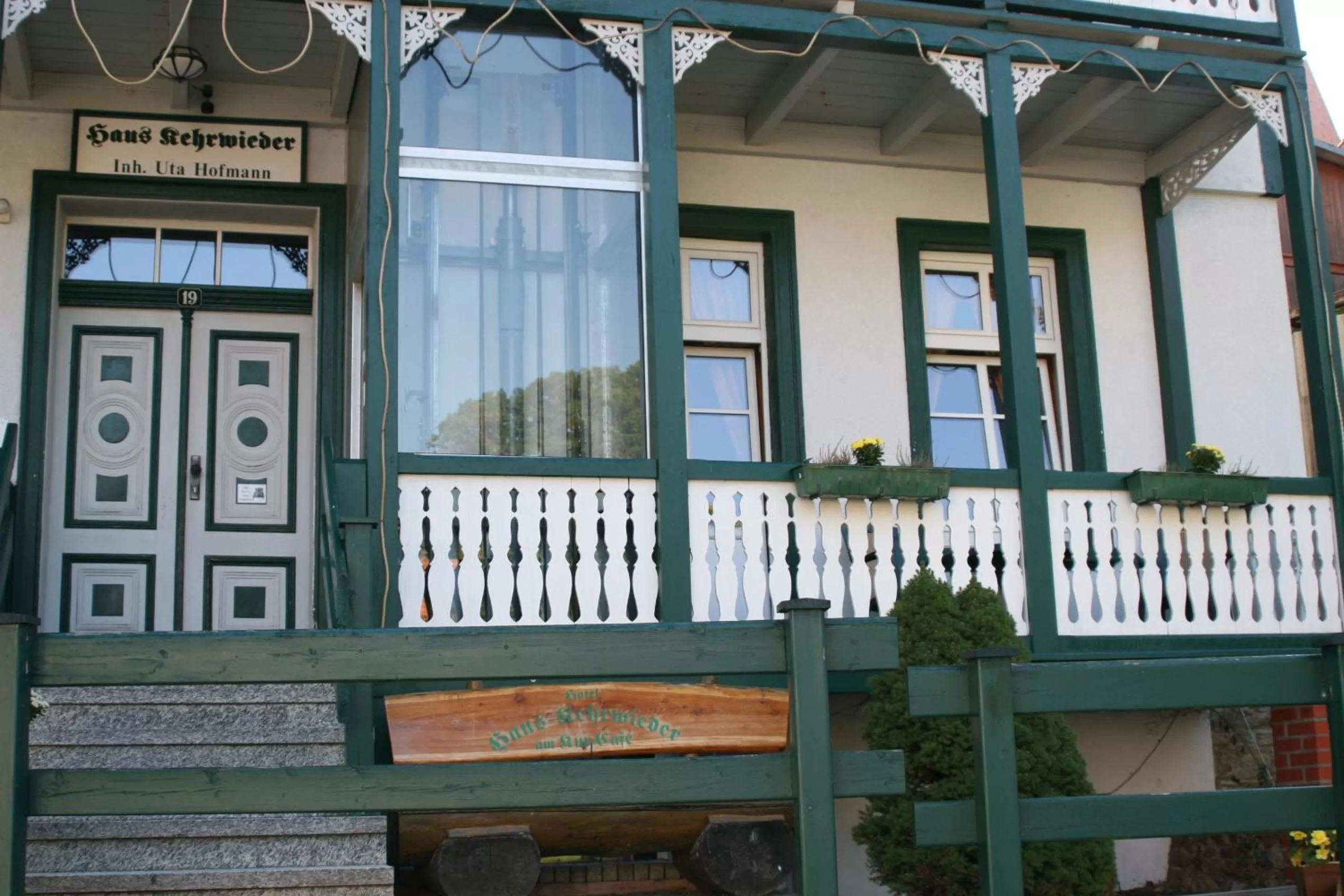 Facade/entrance in Haus Kehrwieder - Hotel am Kur-Café
