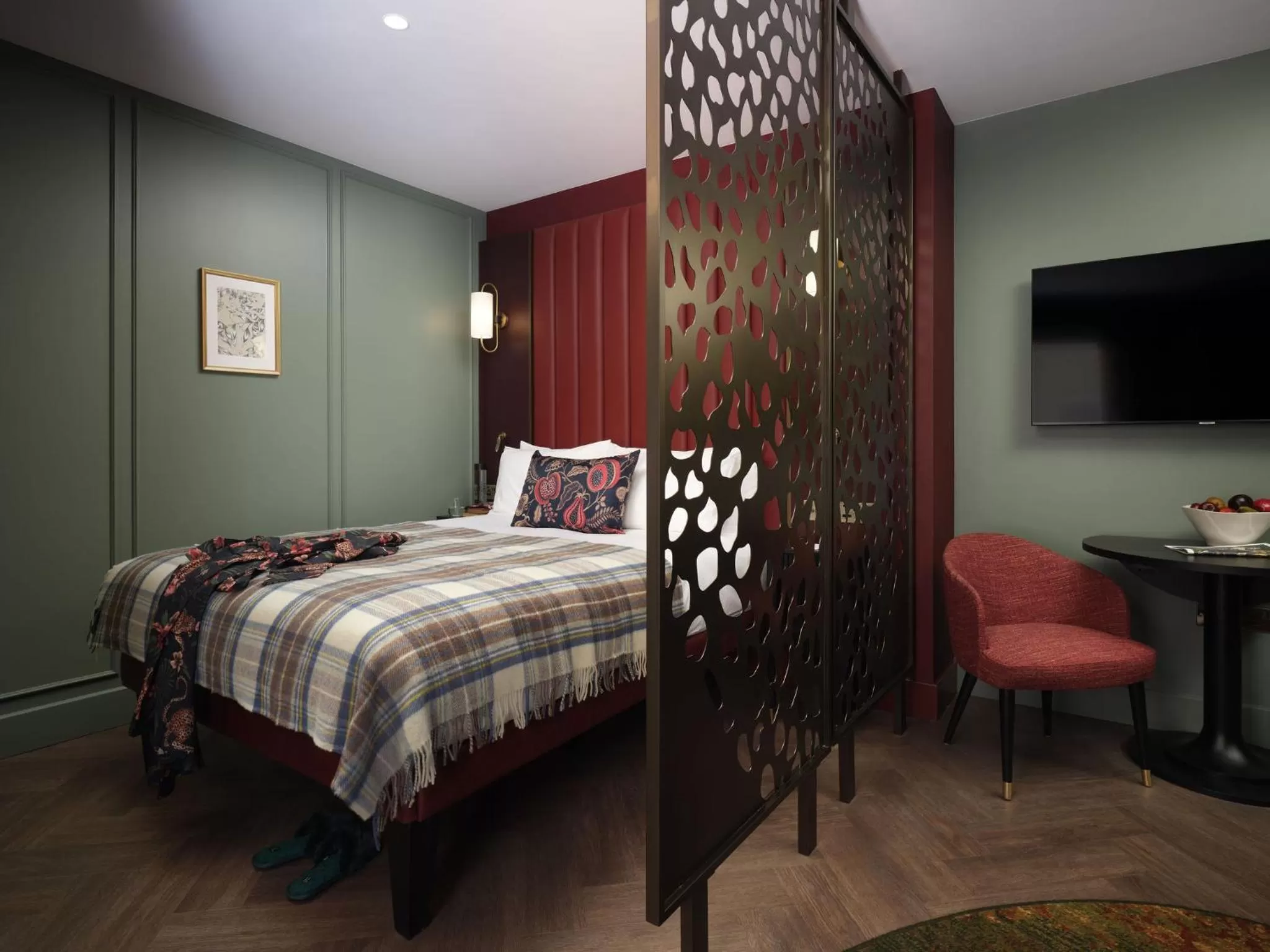 Bedroom, Bed in The Other House South Kensington