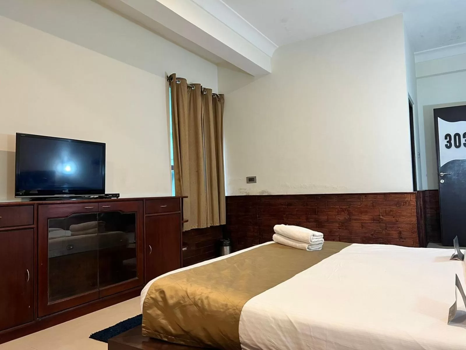 Bed in Muscatel Yavachi - 400 Mts from MG Marg