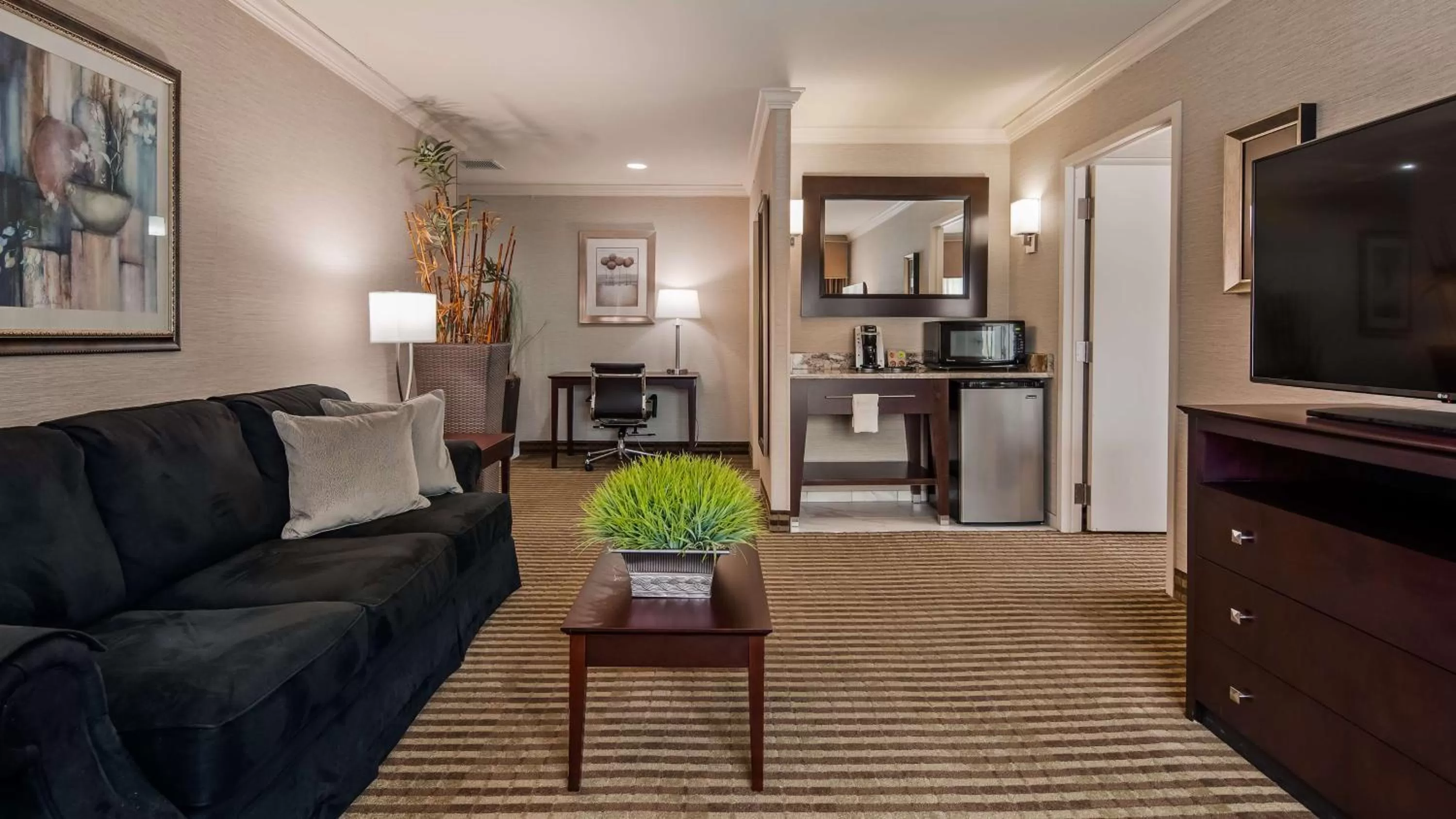 Photo of the whole room in Inn at Mendehall