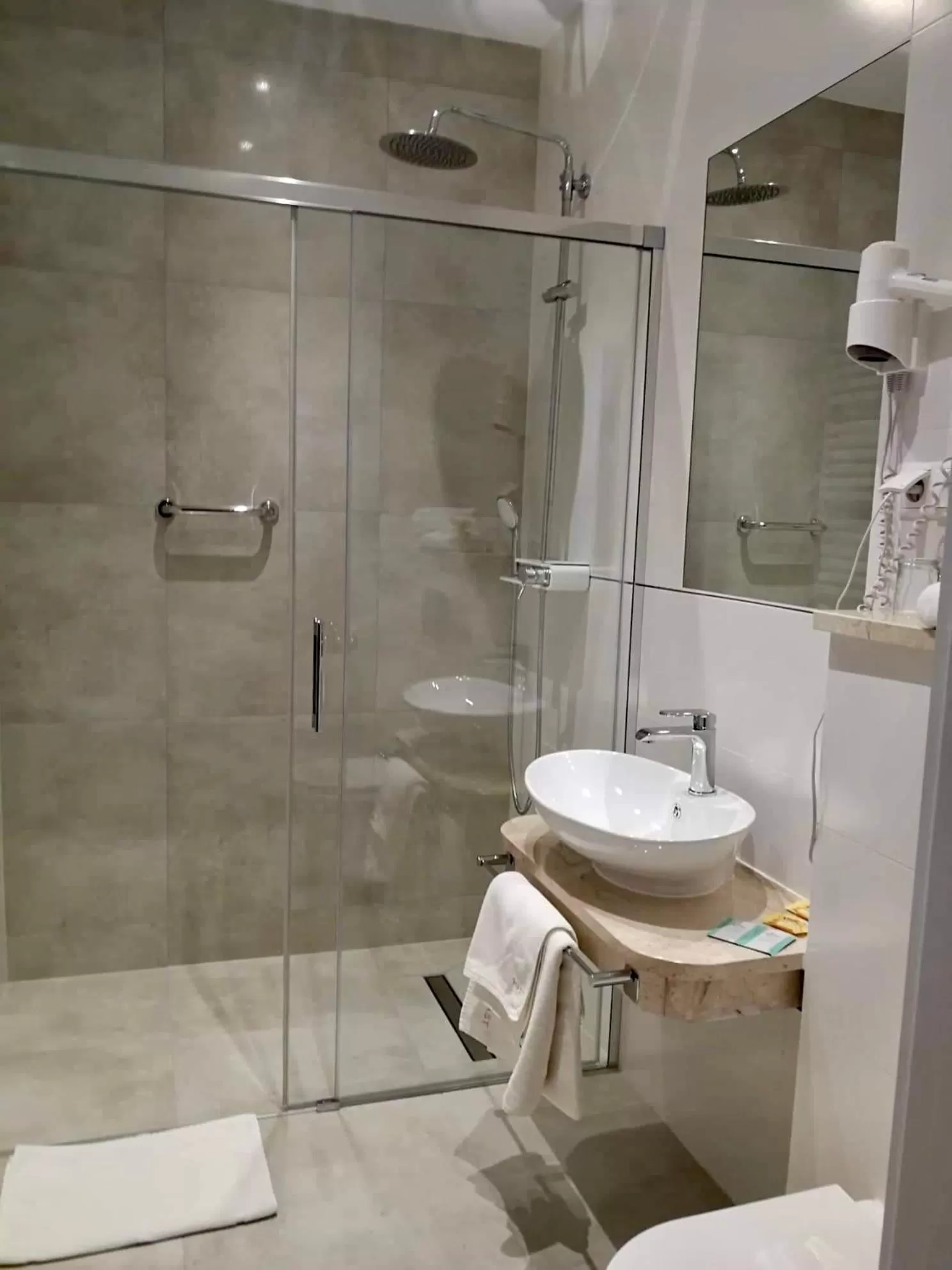 Bathroom in Hotel Piast