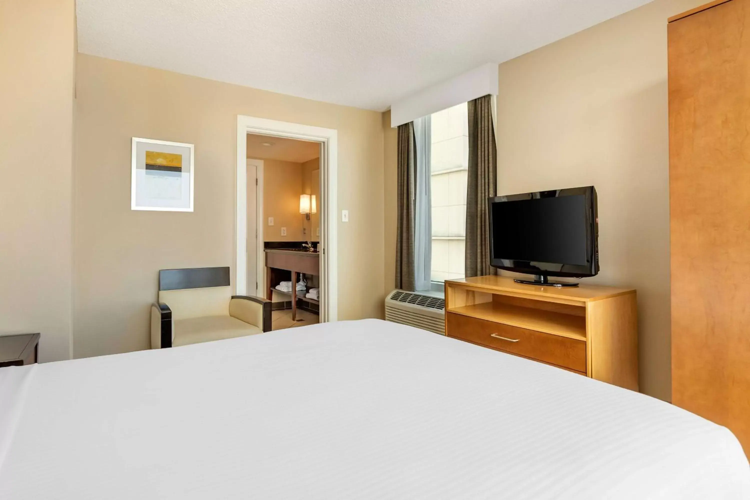 One-Bedroom with Access Hearing/Tub Ocean View in Hilton Vacation Club Ocean Beach Club Virginia Beach One-Bedroom with Access Hearing/Tub Ocean View in Hilton Vacation Club Ocean Beach Club Virginia Beach