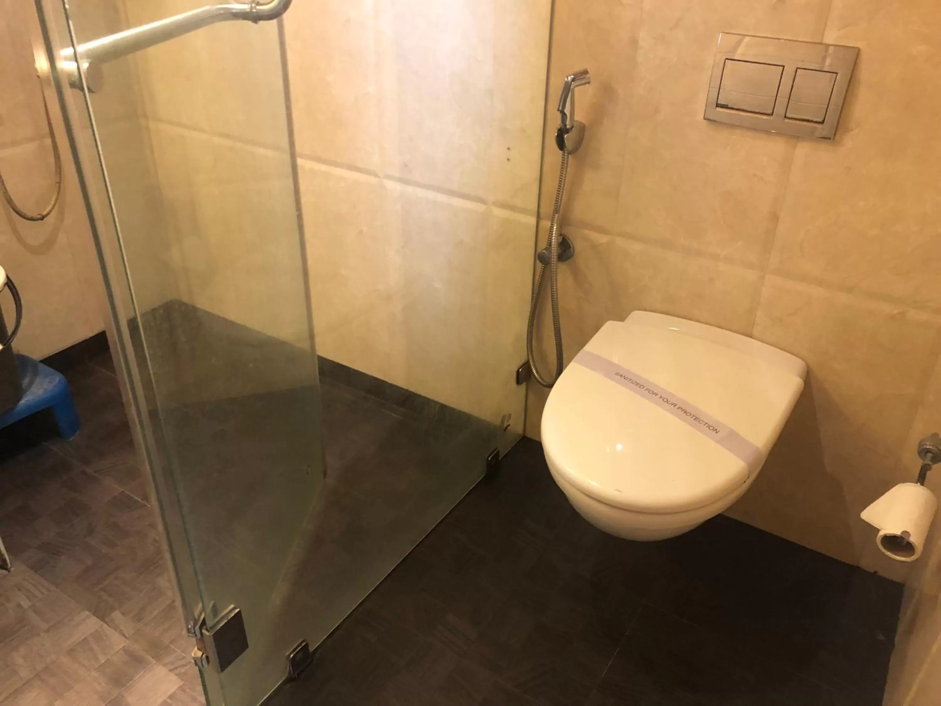 Shower in Hotel Holiday Resort