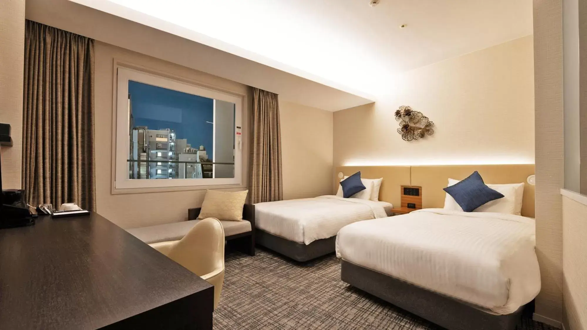 Premier Floor - Deluxe Twin Room - Smoking in Premier Hotel -CABIN PRESIDENT- Osaka Premier Floor - Deluxe Twin Room - Smoking in Premier Hotel -CABIN PRESIDENT- Osaka