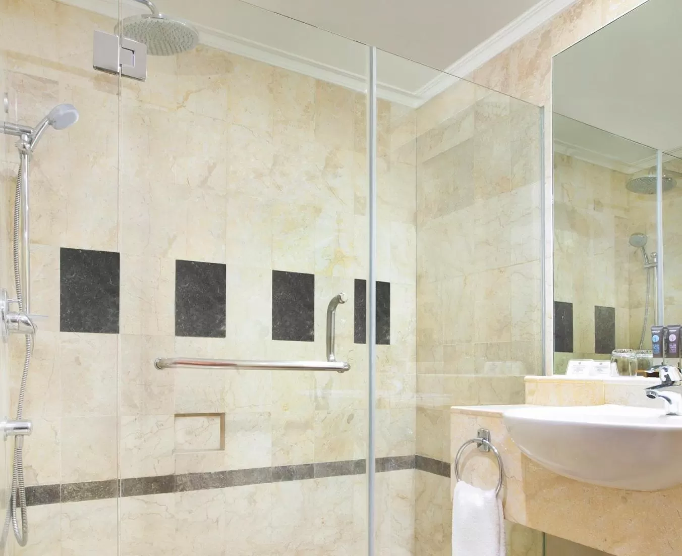 Shower in Kimaya Sudirman Yogyakarta by Harris