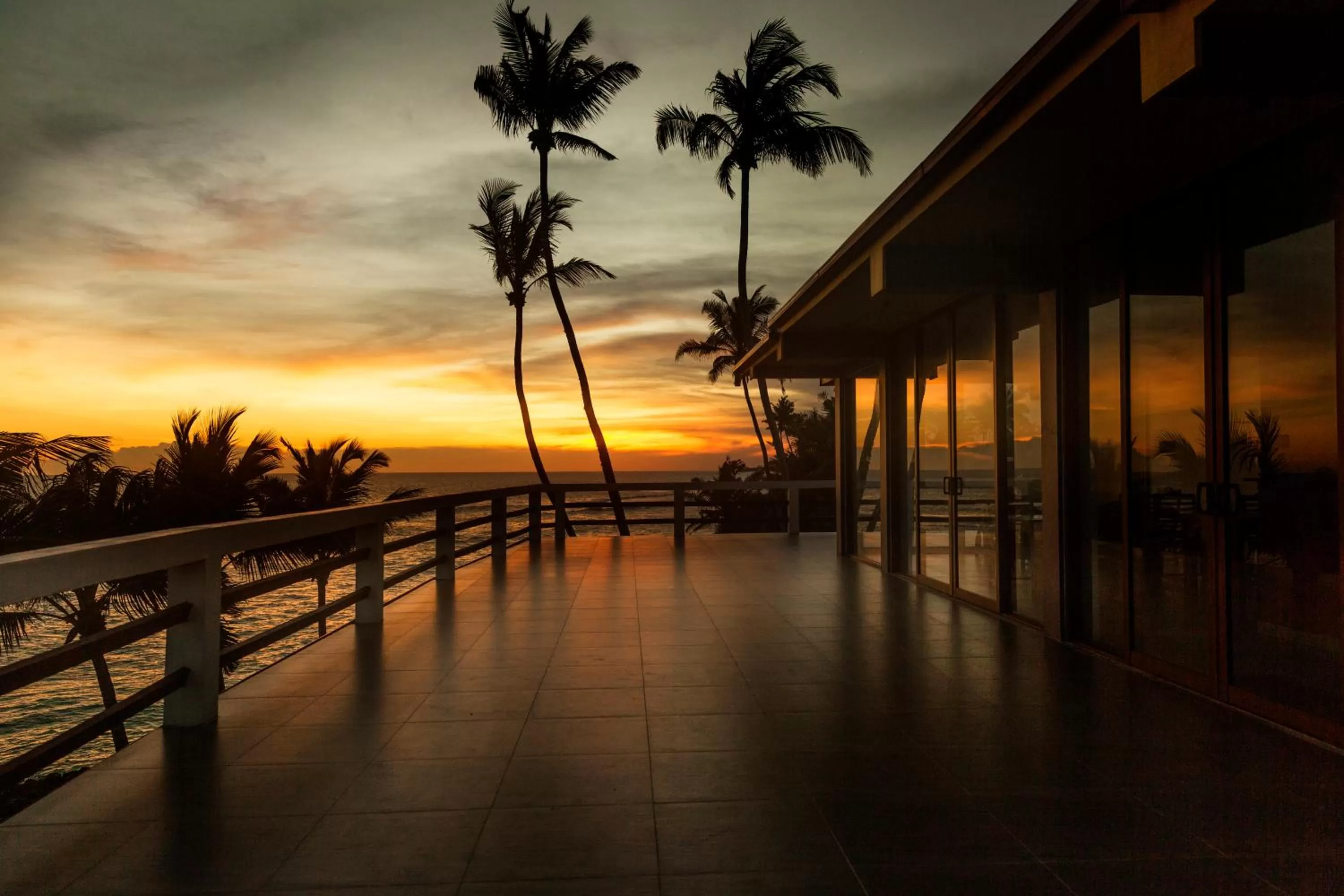 Restaurant/places to eat in LakRaj Heritage