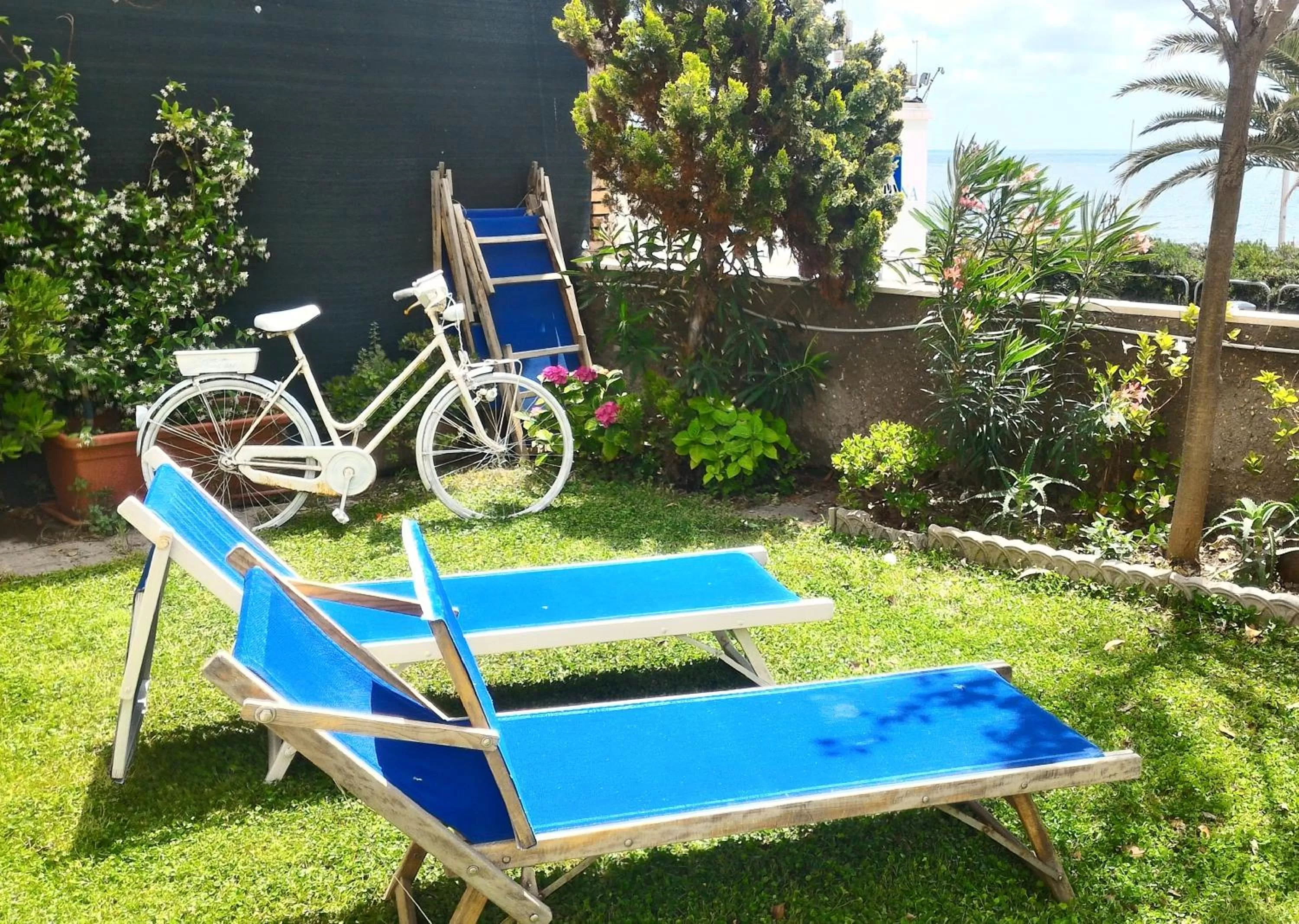 Garden in Maison De Revel