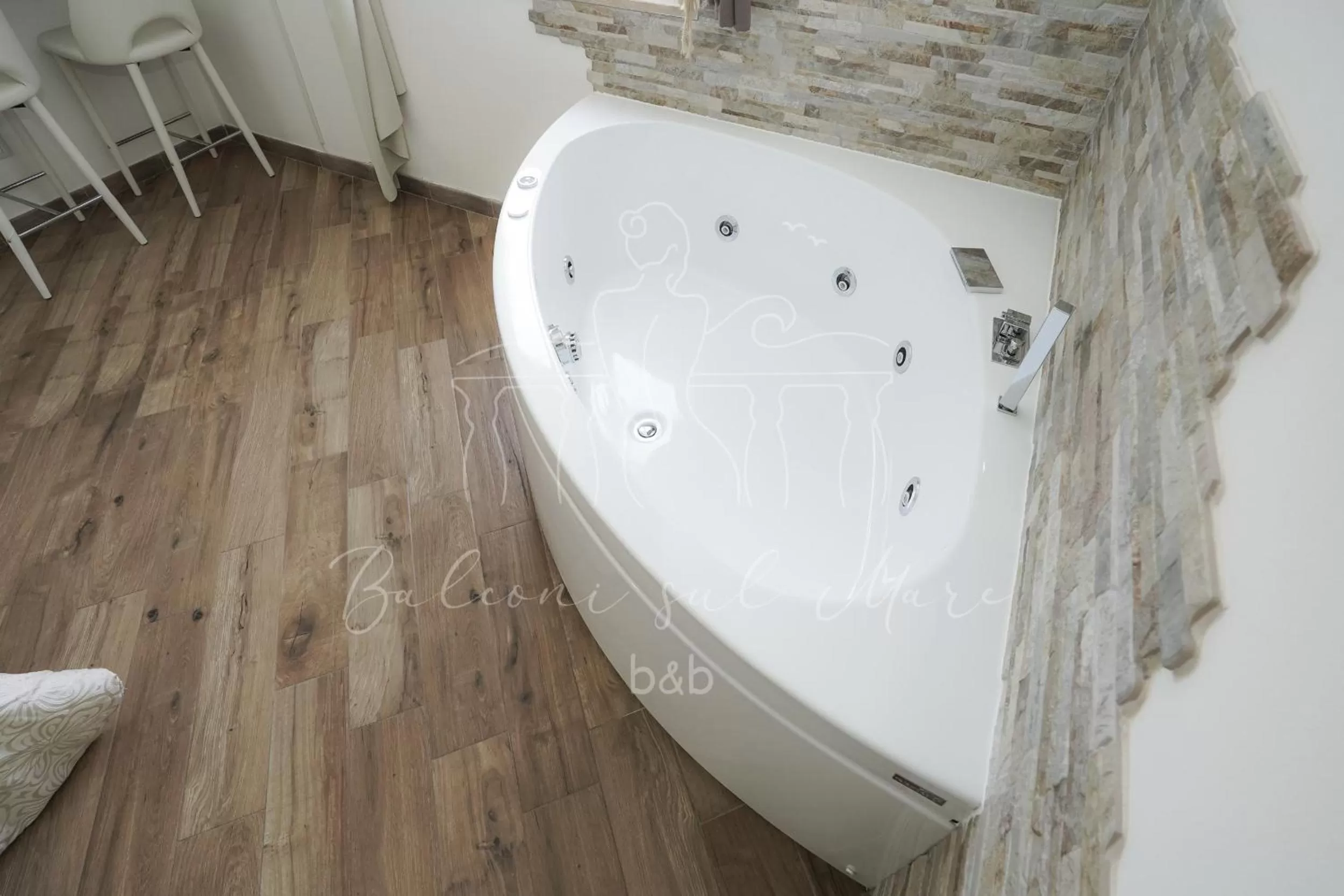 Hot Tub in Balconi sul mare