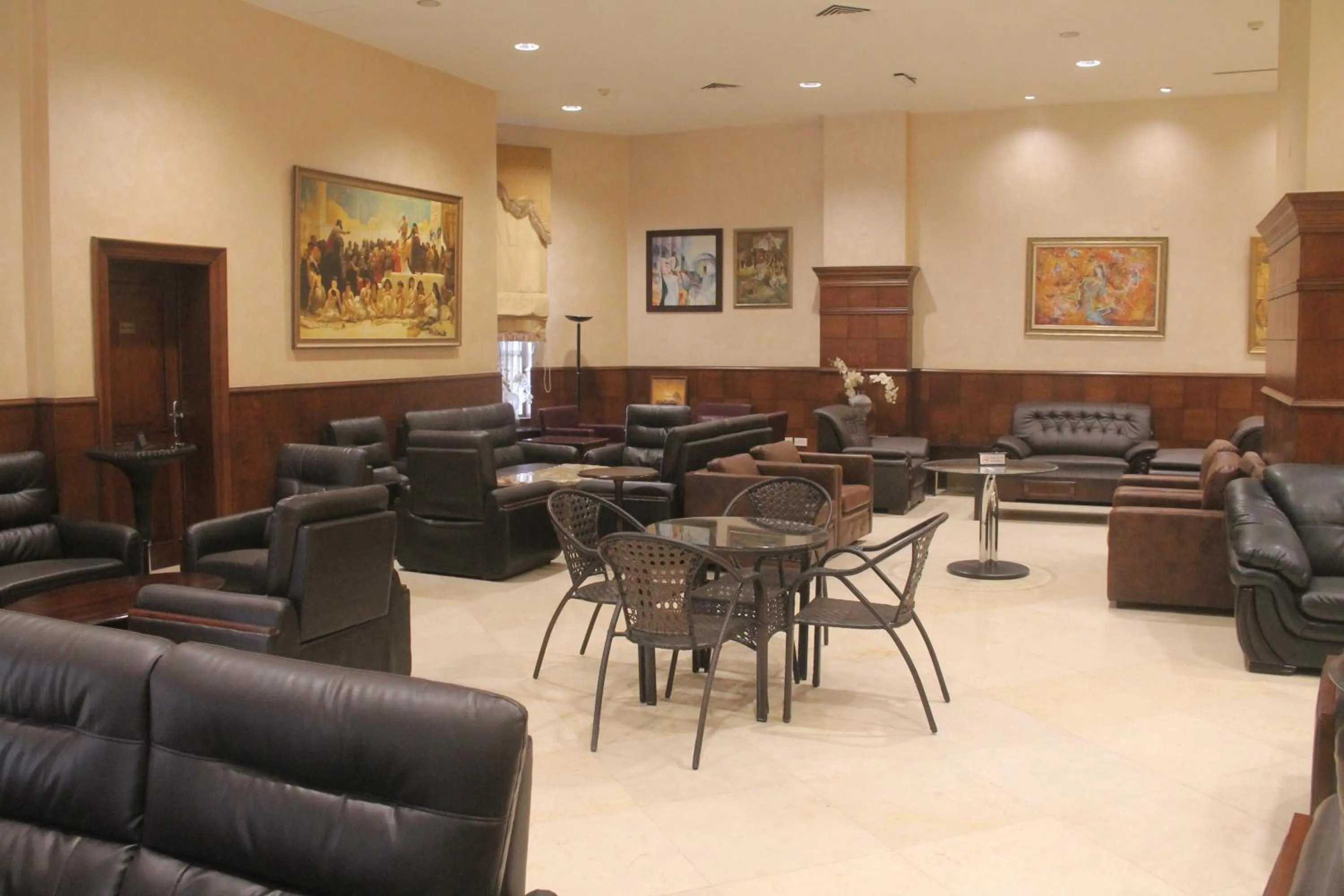 Lounge or bar in Le Vendome Hotel