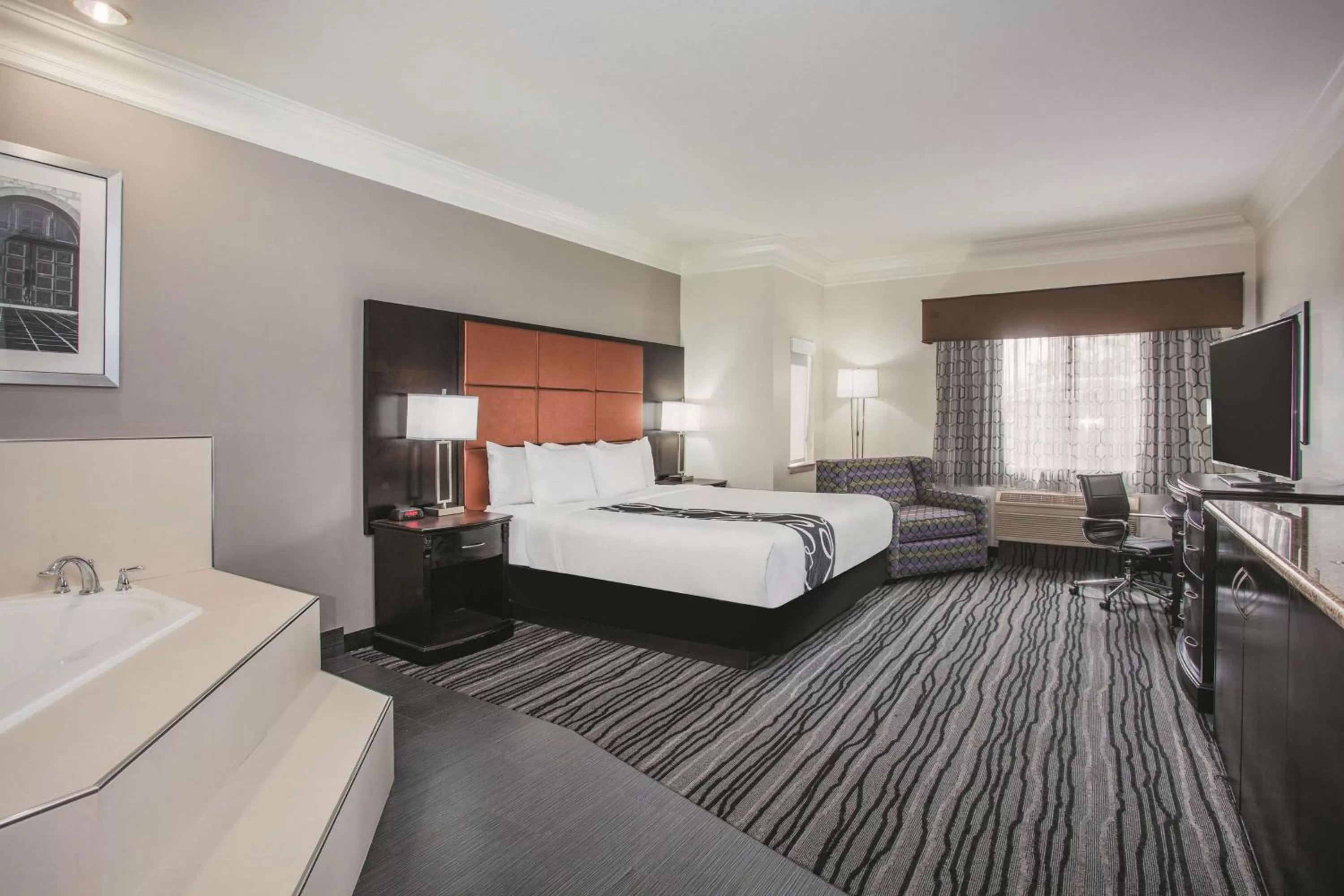 Photo of the whole room, Bed in La Quinta by Wyndham Dublin - Pleasanton