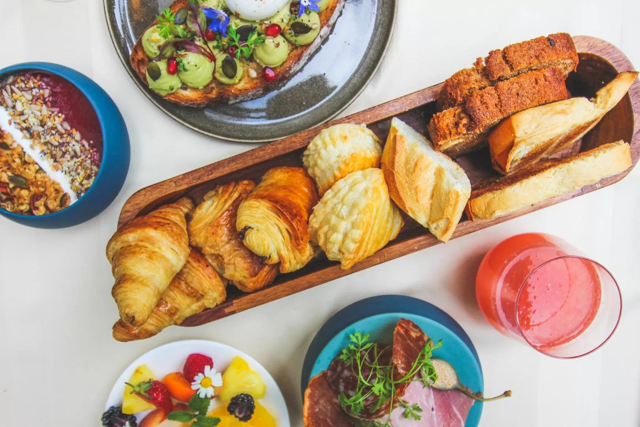 Restaurant/places to eat in Paris j'Adore Hotel & Spa