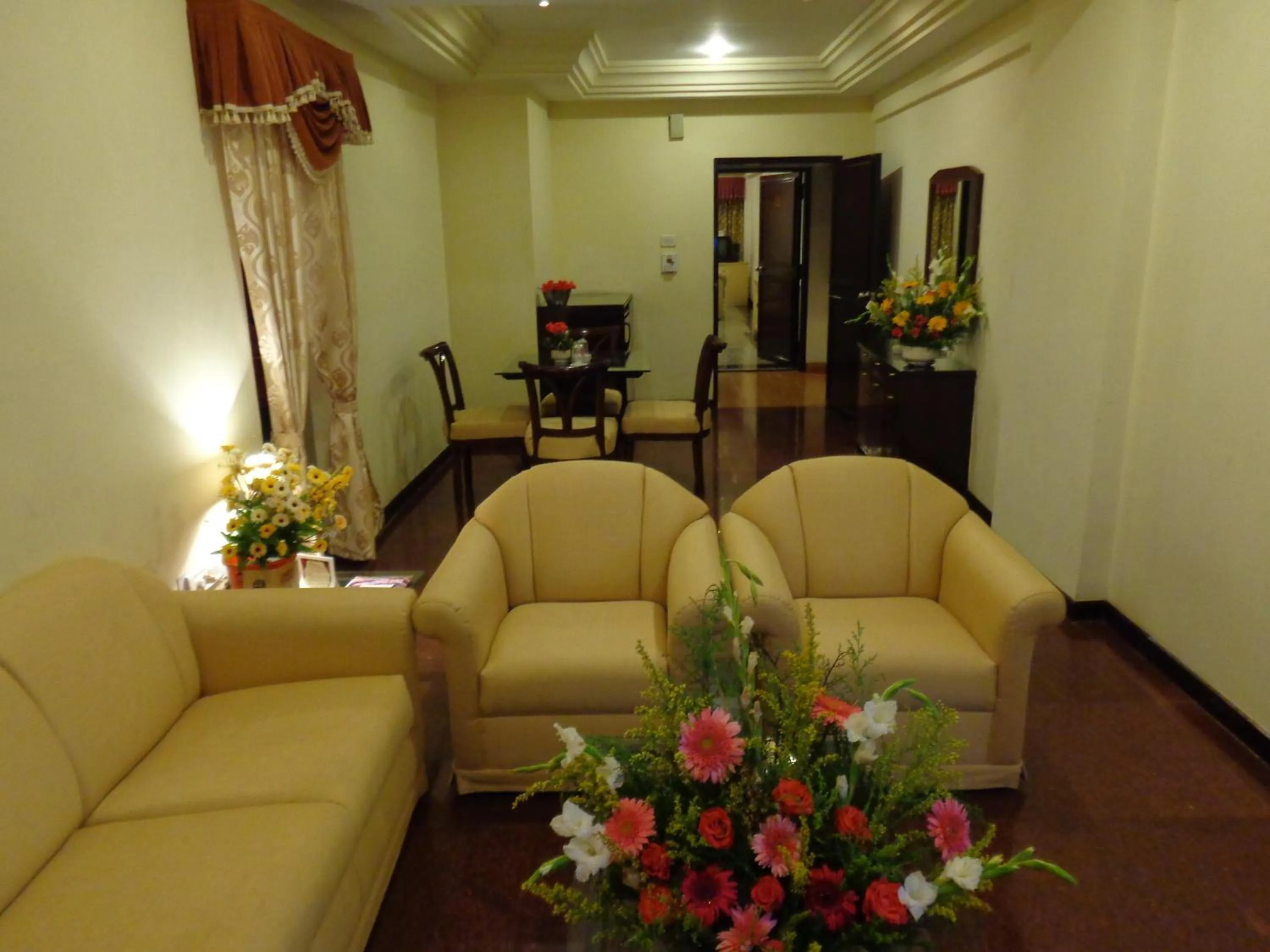 Living room in Hotel Poonja International