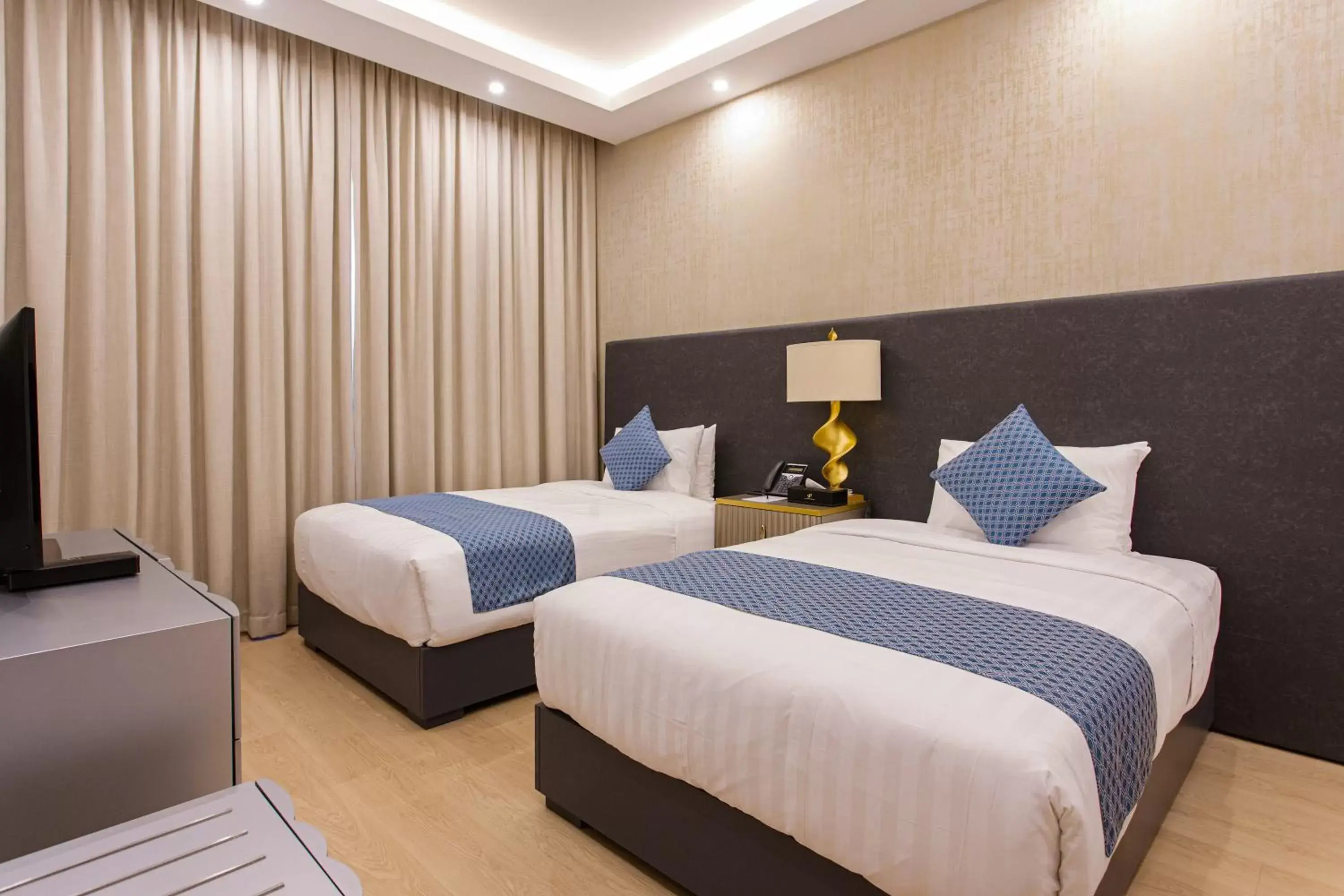 Deluxe Twin Room in Sarwat Park Hotel Riyadh-Diplomatic Quarter فندق سروات بارك الرياض-حي السفارات Deluxe Twin Room in Sarwat Park Hotel Riyadh-Diplomatic Quarter فندق سروات بارك الرياض-حي السفارات