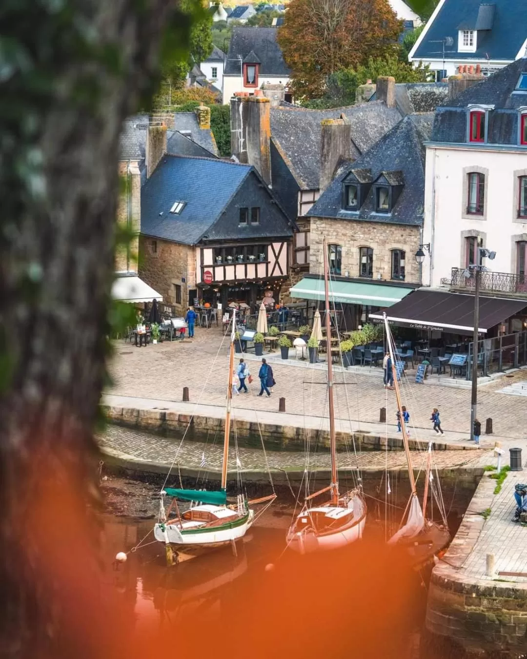 Neighbourhood, Bird's-eye View in Au plaisir d’accueillir