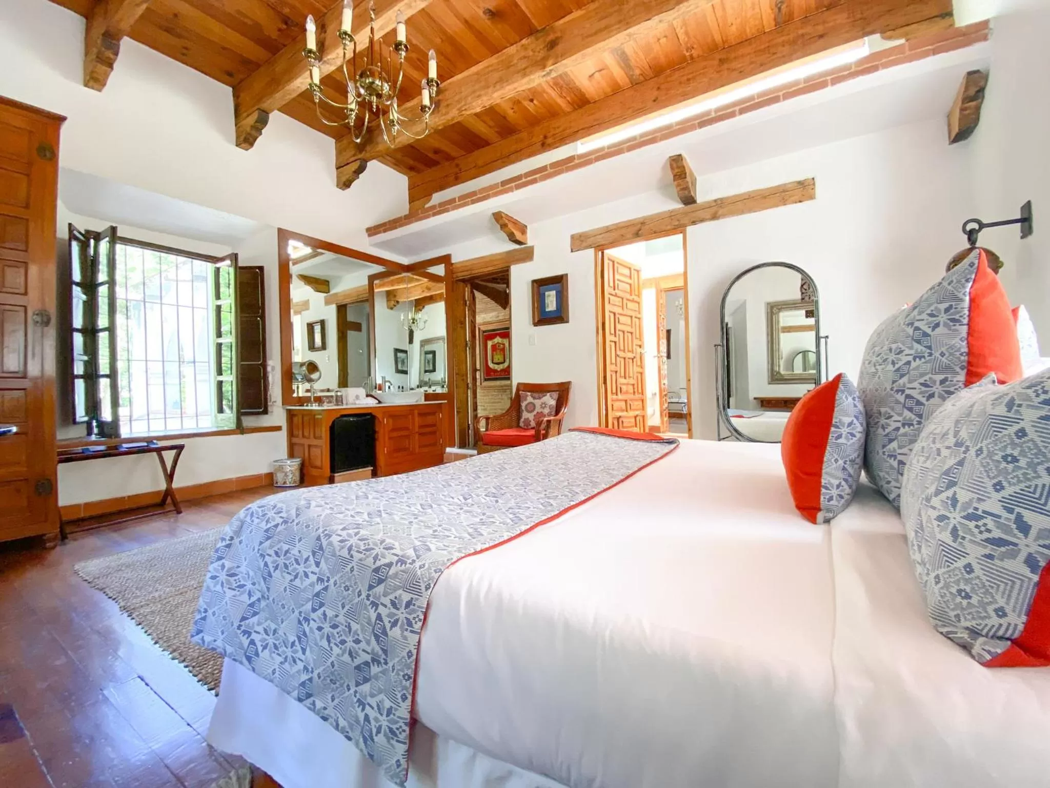 Decorative detail, Bed in Molino de los Reyes