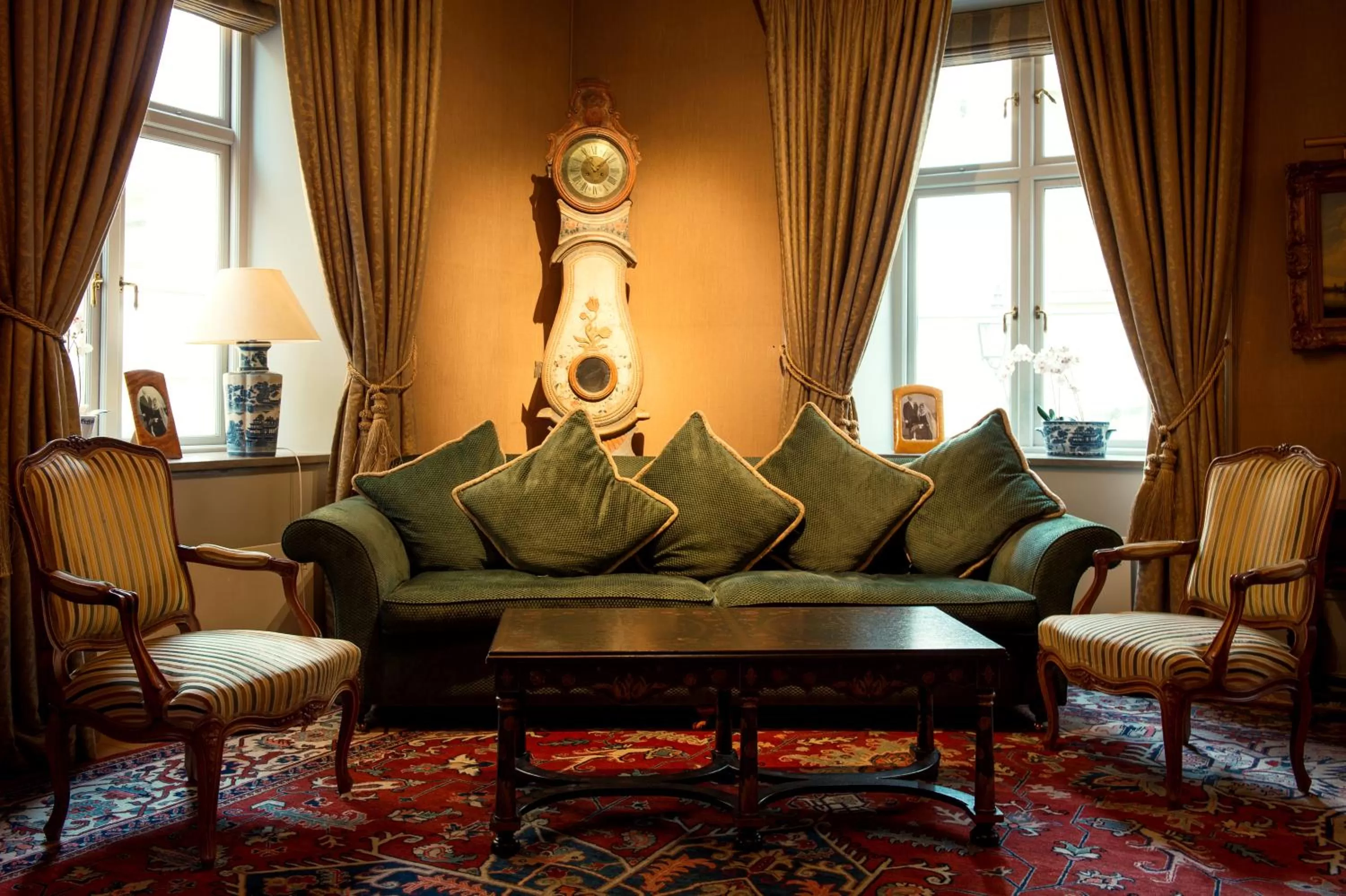 Living room in Victory Hotel