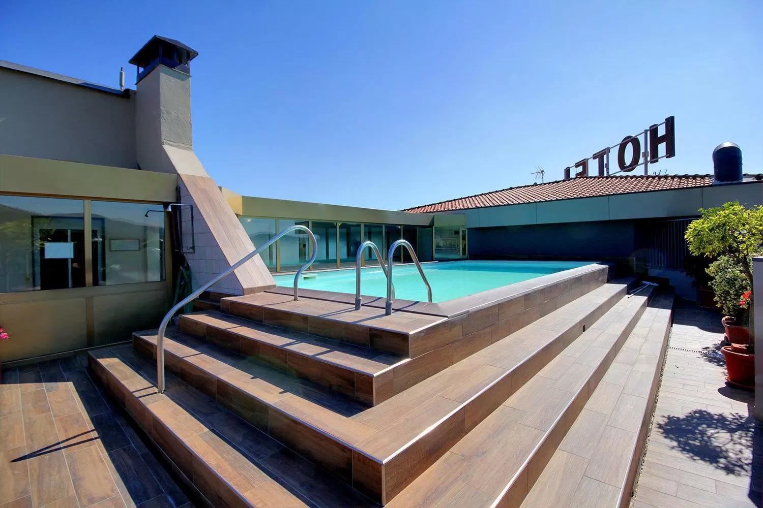 Swimming pool in Hotel Park