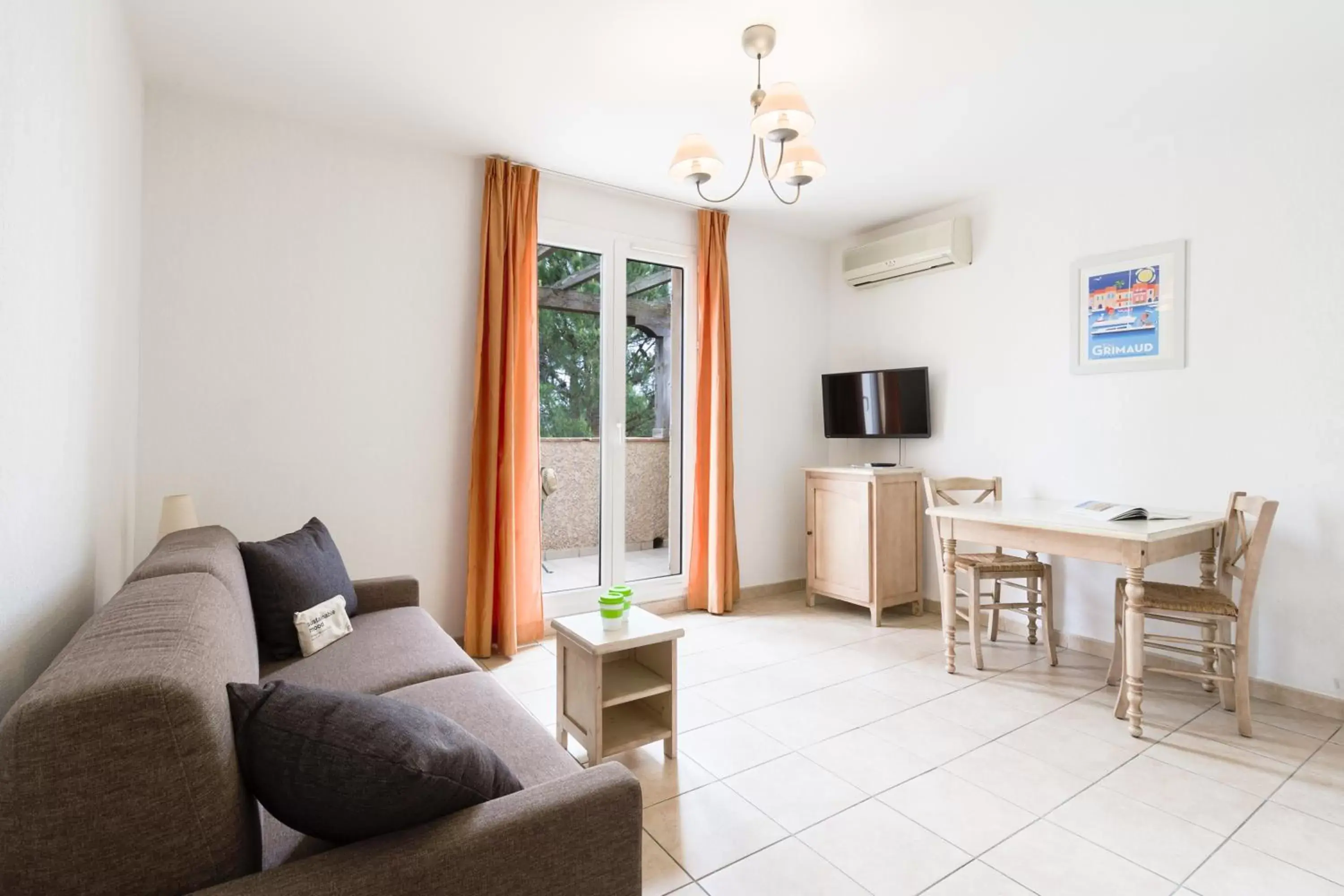 Studio (2 Adults) in Garden & City Les Bastides de Grimaud Studio (2 Adults) in Garden & City Les Bastides de Grimaud